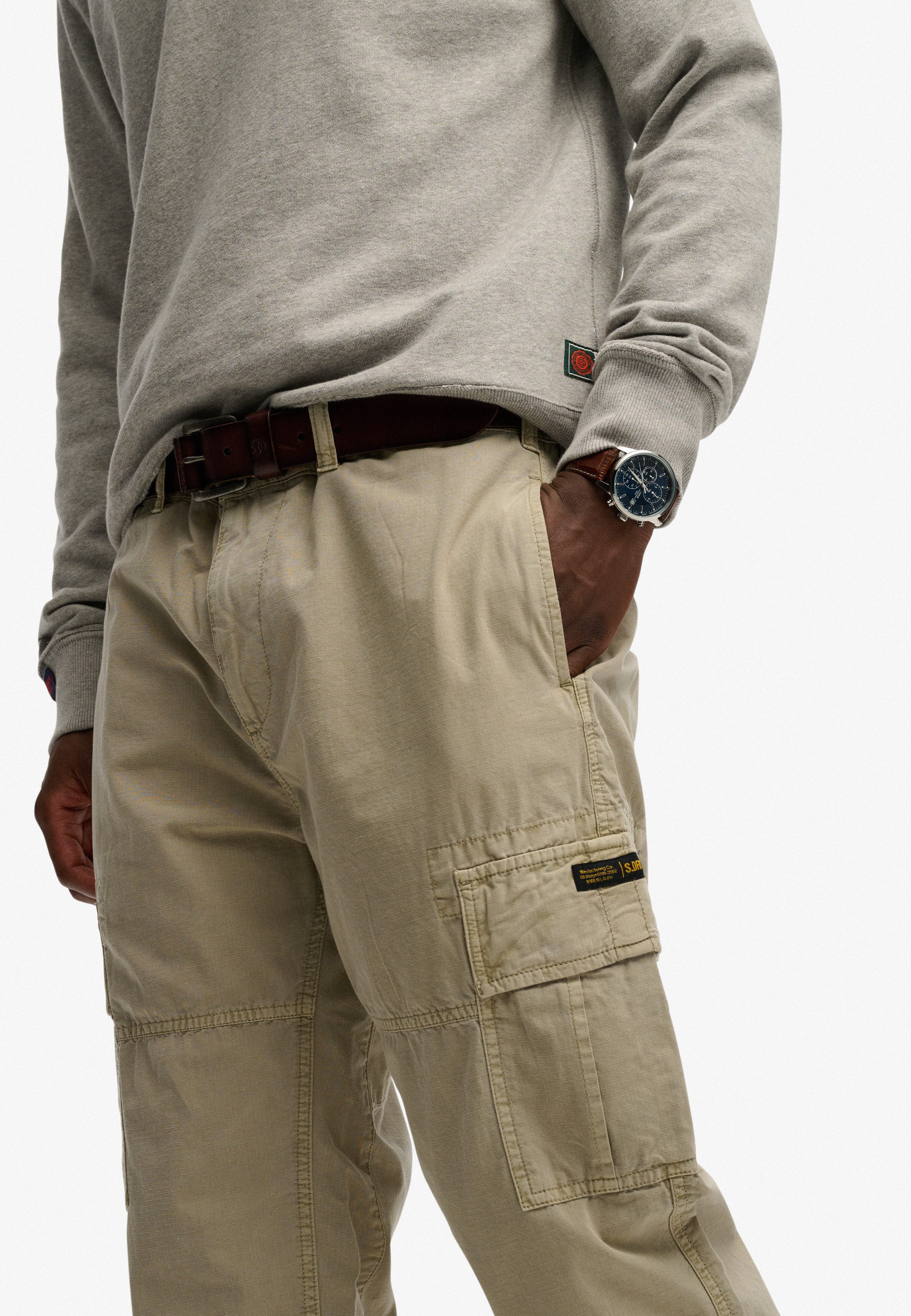 Superdry Cargohose RIPSTOP LIGHT CARGO PANT Regular Fit, knöchellange Schnittform, mit Reißverschluss