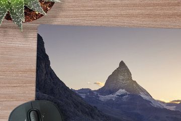 MuchoWow Gaming Mauspad Das Matterhorn und der Riffelsee bei Sonnenaufgang in der Schweiz (1-St), Mousepad mit Rutschfester Unterseite, Gaming, 40x40 cm, XXL, Großes