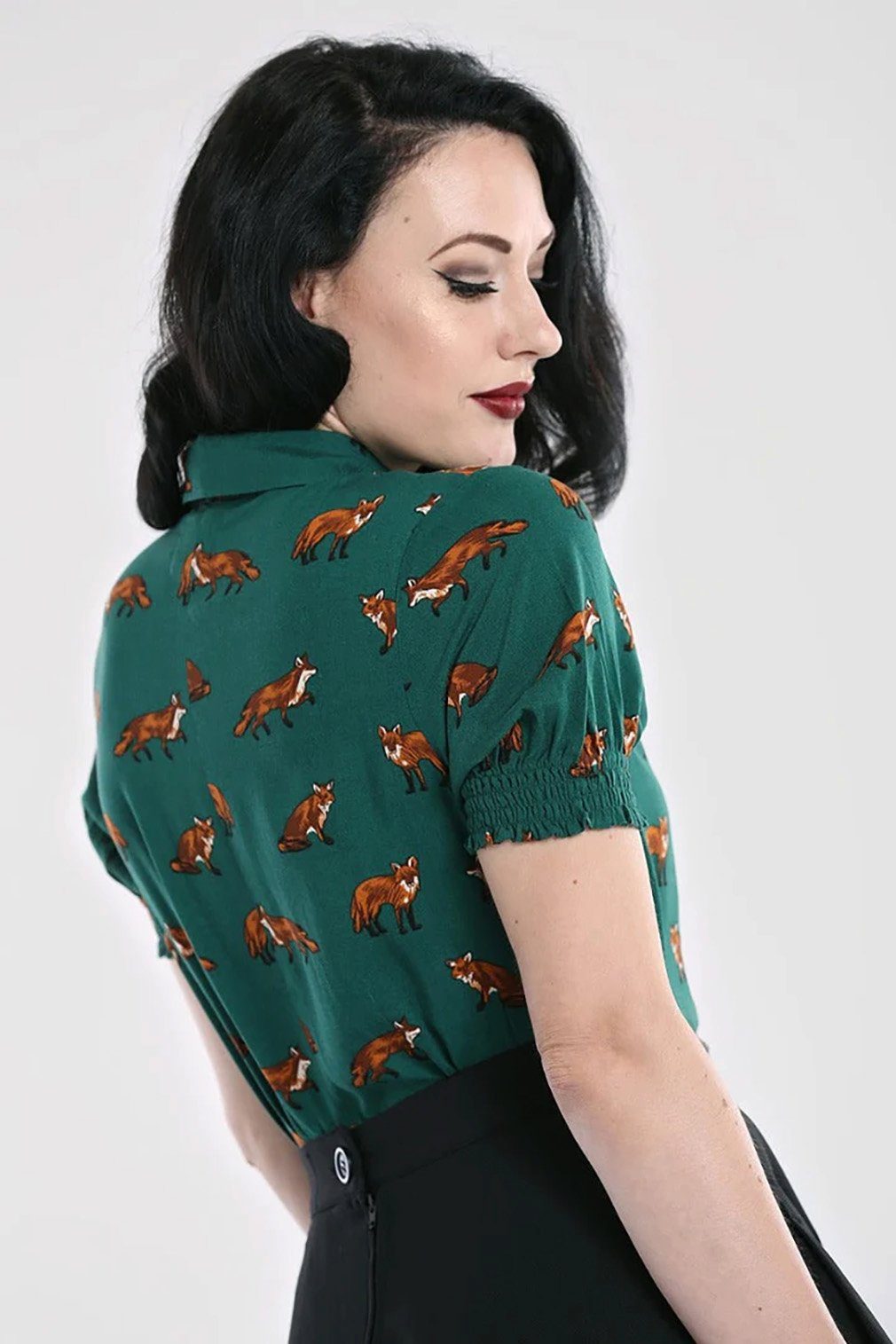 Hell Bunny Blusenshirt Vixey Grün Vixey Grün – Bild 5 von 5