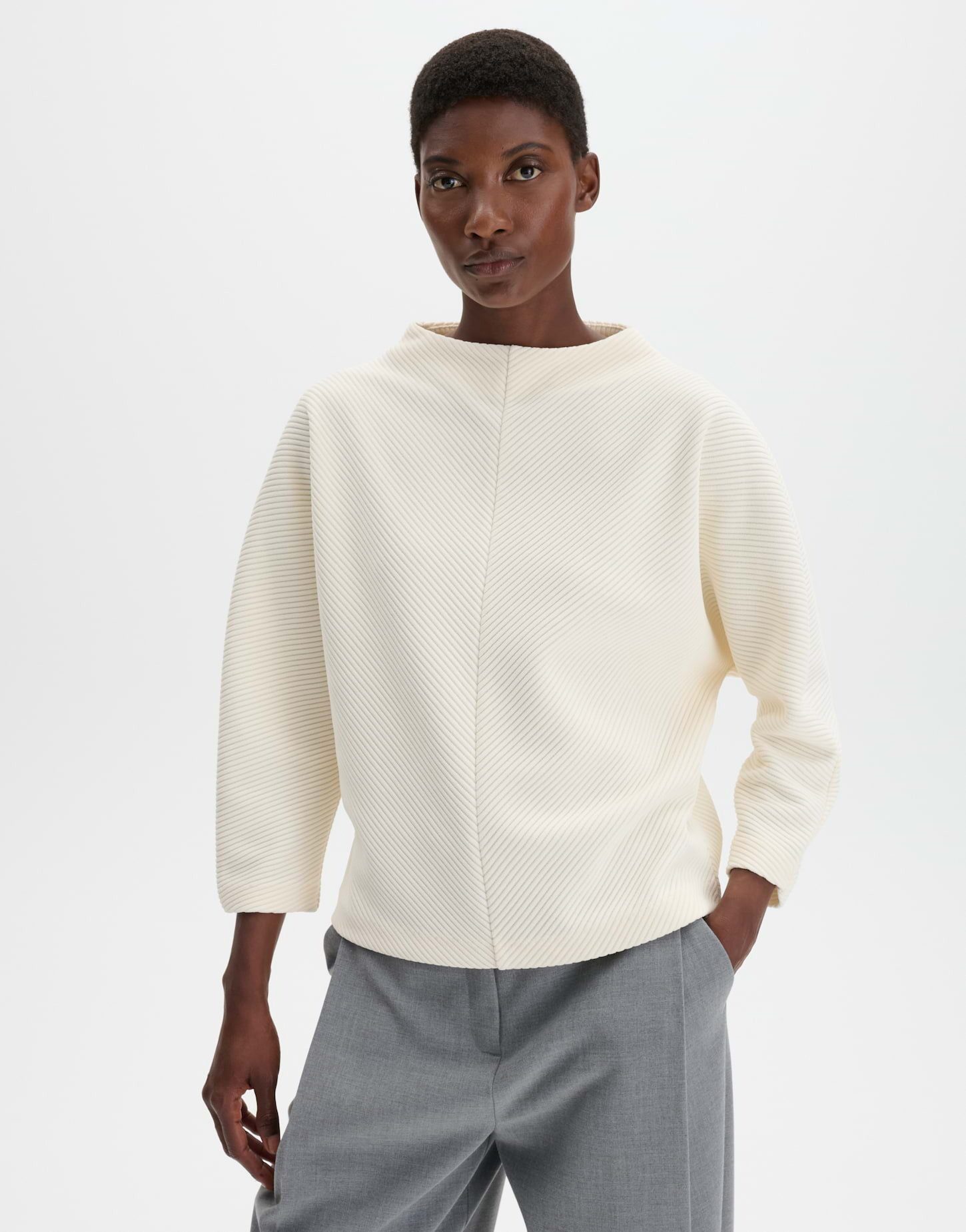 someday Sweatshirt Ufini aus Samtcord Weite Silhouette mit Fledermausärmeln und samtiger Rippoptik