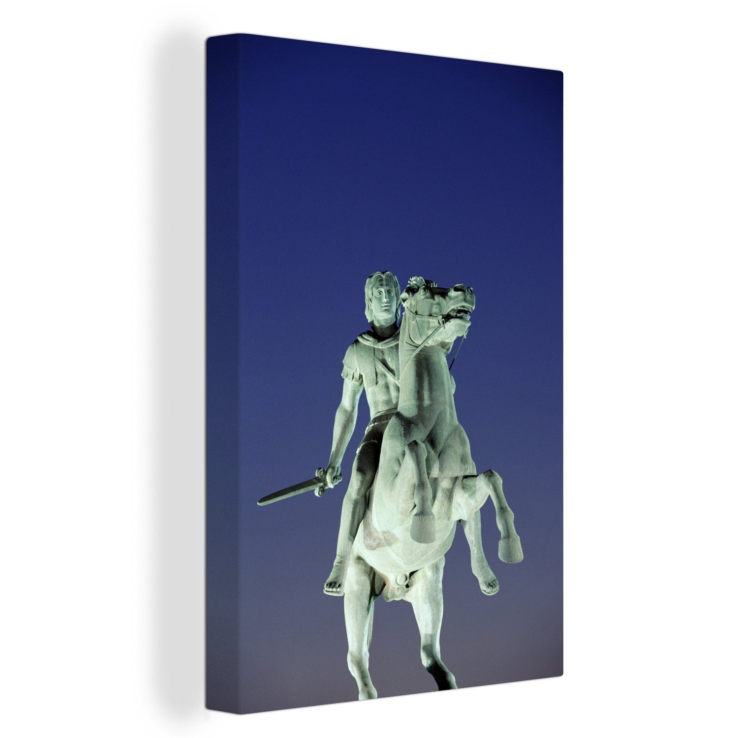 OneMillionCanvasses® Leinwandbild Die beleuchtete Statue von Alexander dem Großen, (1 St), Leinwandbild fertig bespannt inkl. Zackenaufhänger, Gemälde, 20x30 cm