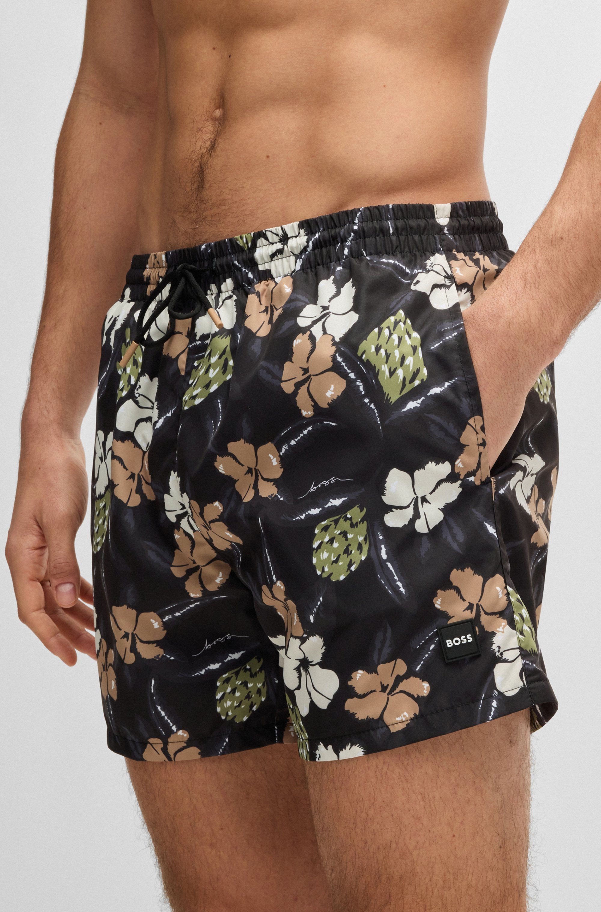 BOSS Badeshorts Piranha mit buntem Alloverdruck