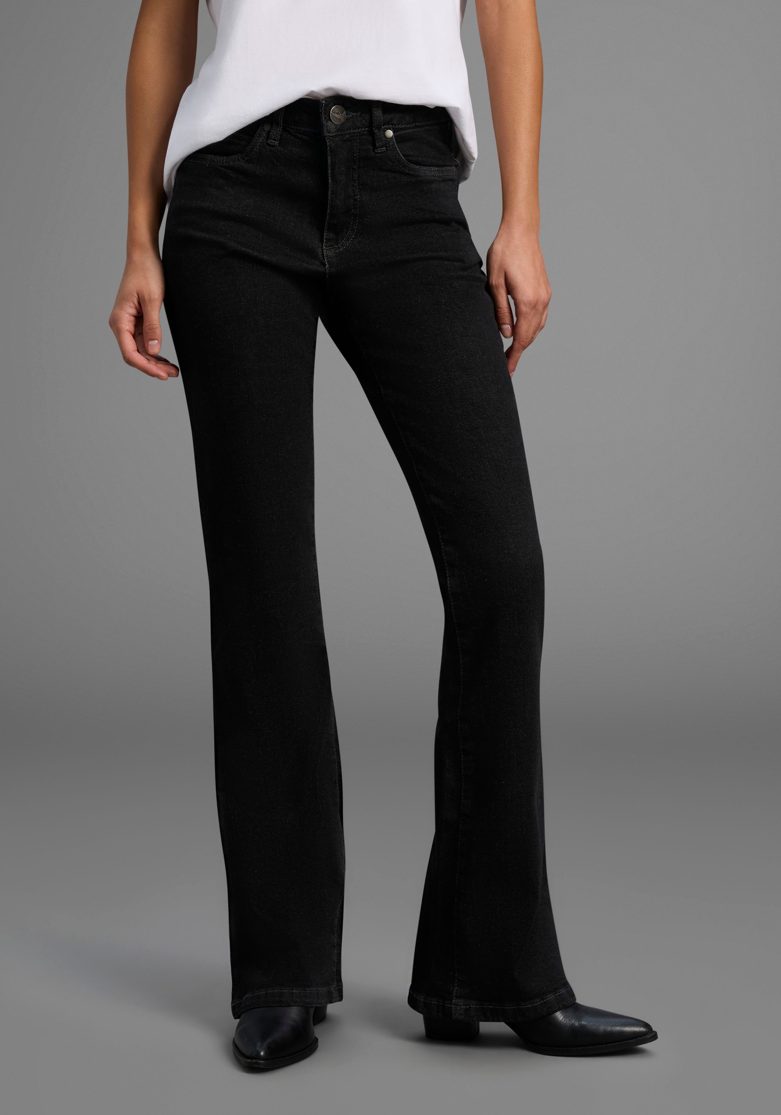 Arizona Bootcut-Jeans Comfort-Fit ausgestellte Beinform, mit Eingrifftaschen, High-Waist