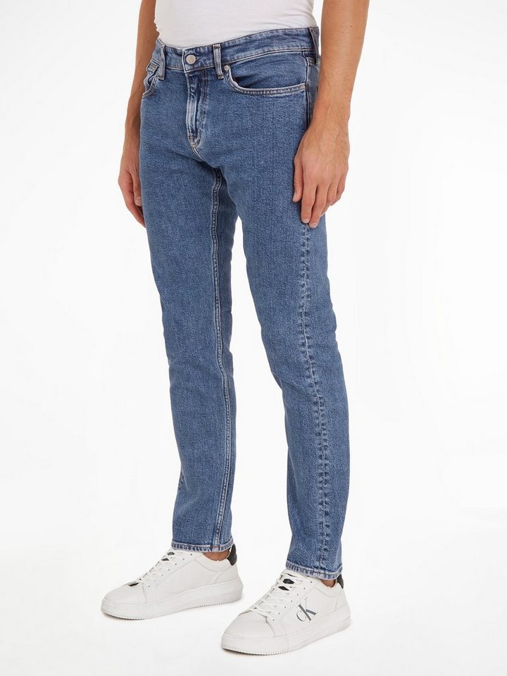 Jeans SLIM mit TAPER Leder-Badge Calvin Klein Tapered-fit-Jeans