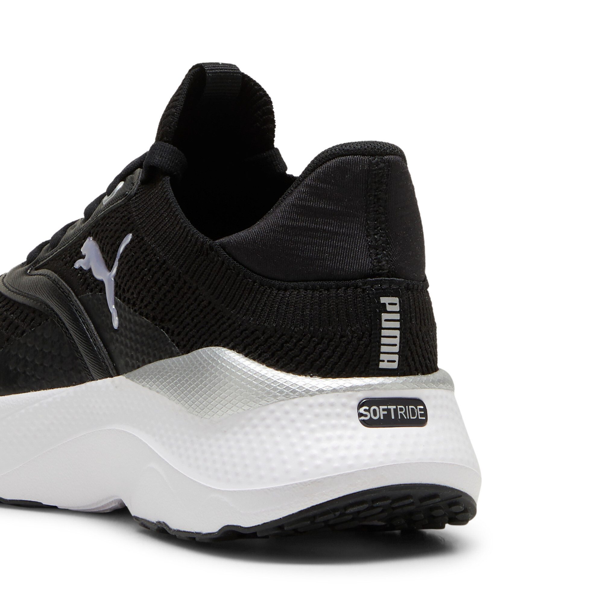 PUMA SOFTRIDE MAYVE WN'S Trainingsschuh gestricktes Obermaterial, leicht profilierte Synthetik-Laufsohle
