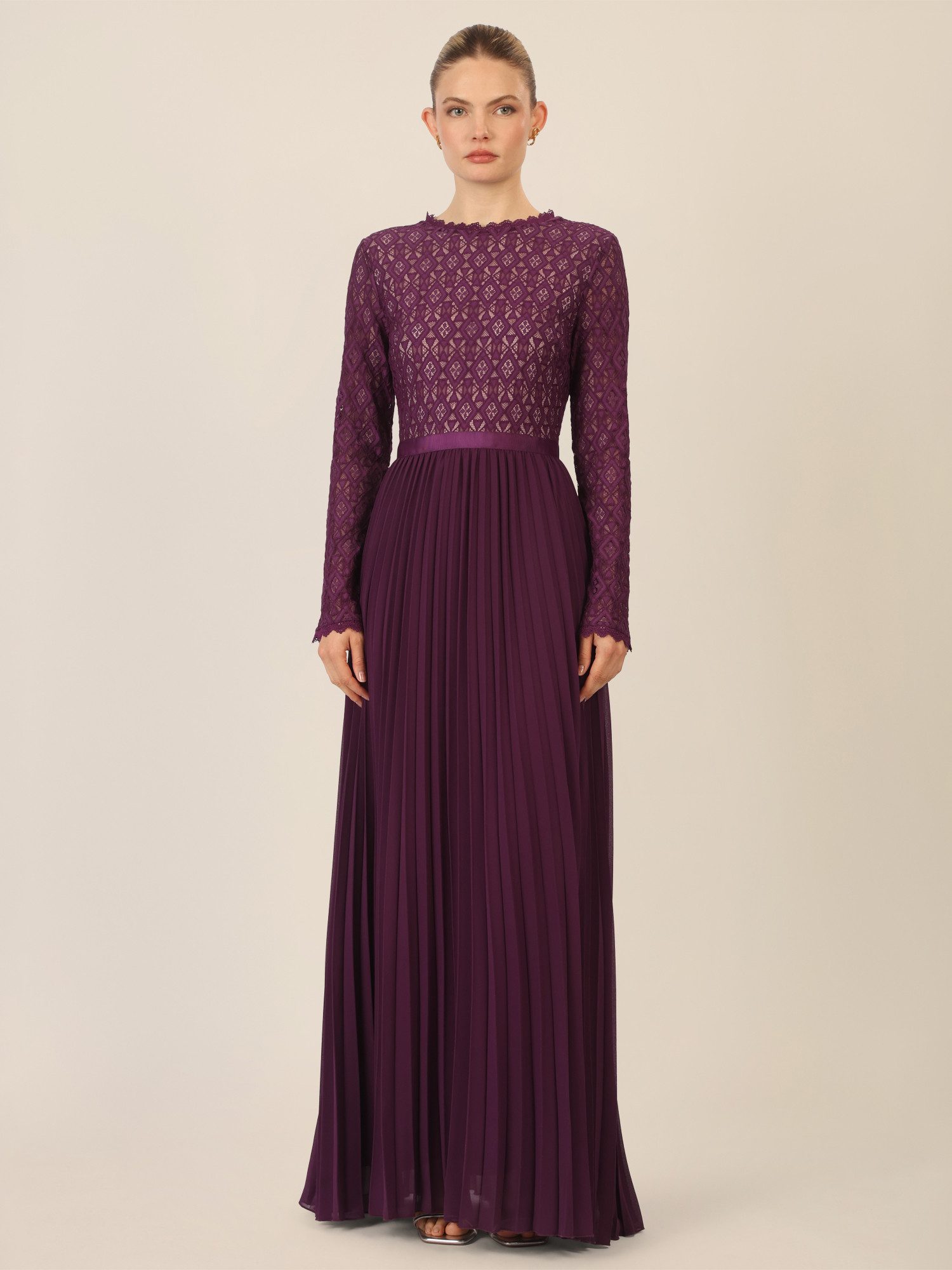 Apart Abendkleid mit Plisseerock günstig online kaufen