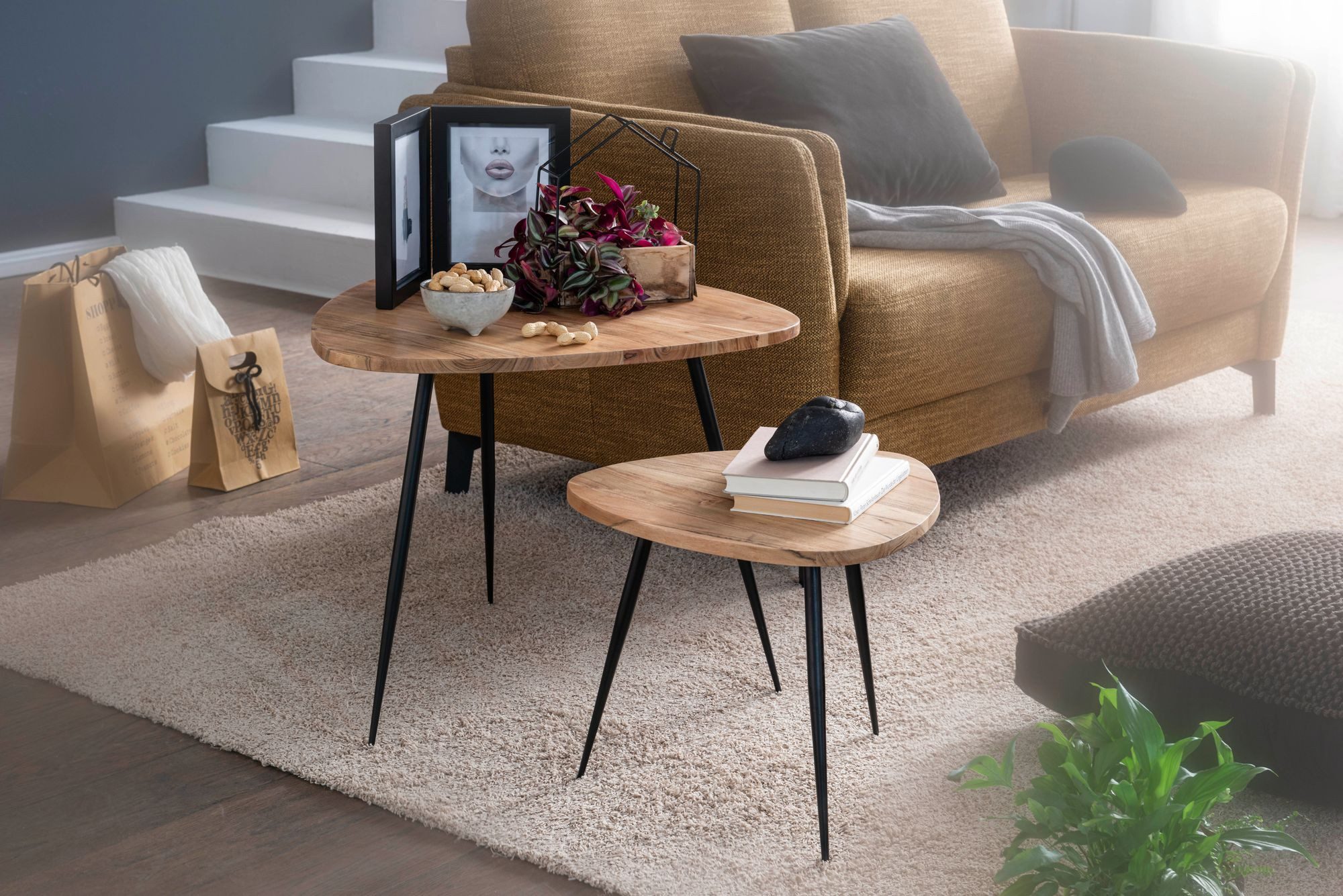 Wohnling Satztisch WL5.977 Massiv 2er Set Beistelltisch Tisch Holz Metall Couchtisch (2er Set Akazie Massivholz Metall, Sofatisch Klein), Design Wohnzimmertisch, Beistelltisch 2-teilig