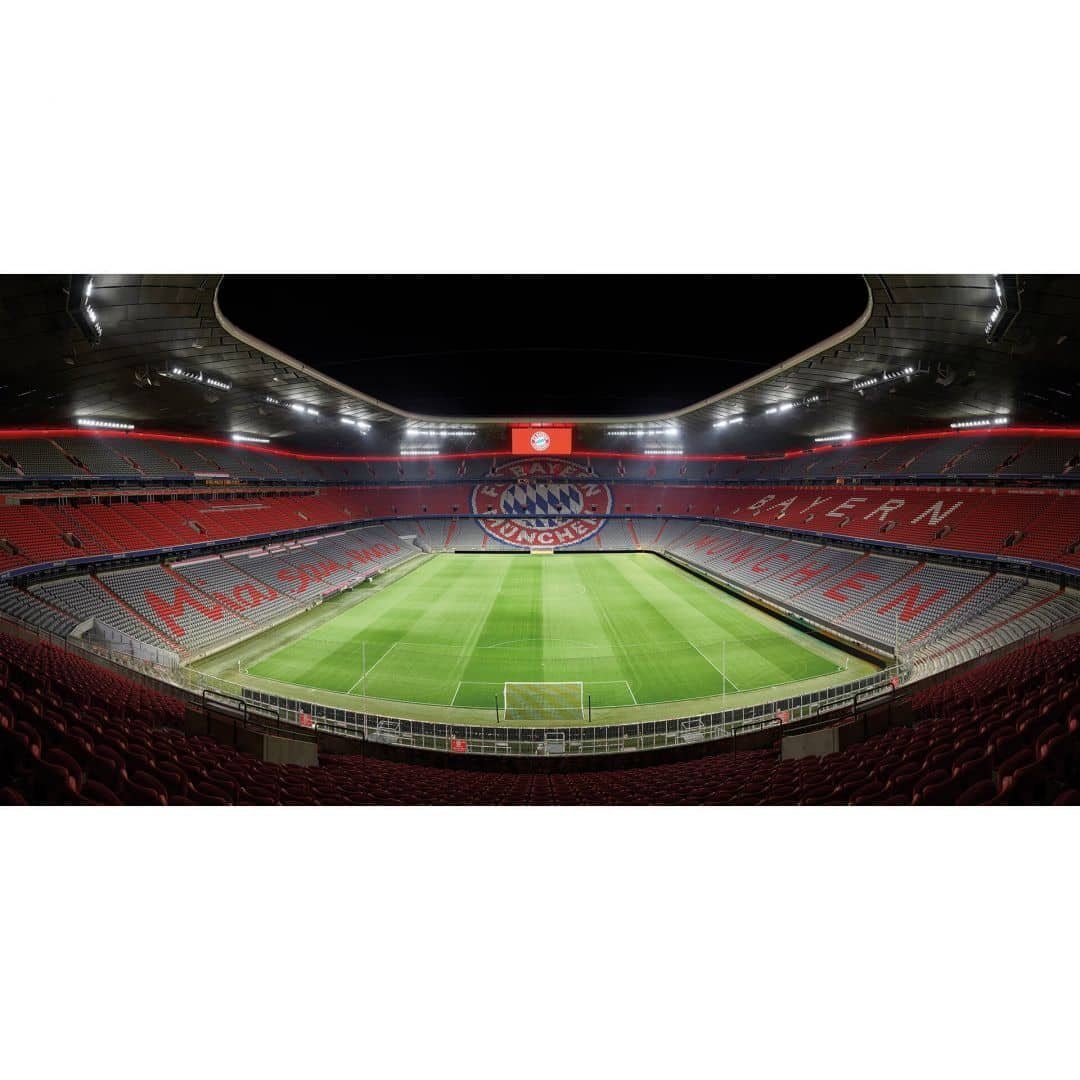 FC Bayern München Fototapete Bayern München Stadion bei Nacht, FCB Fußballstadion, Vliestapete XXL, sportliche Wohnzimmer Tapete