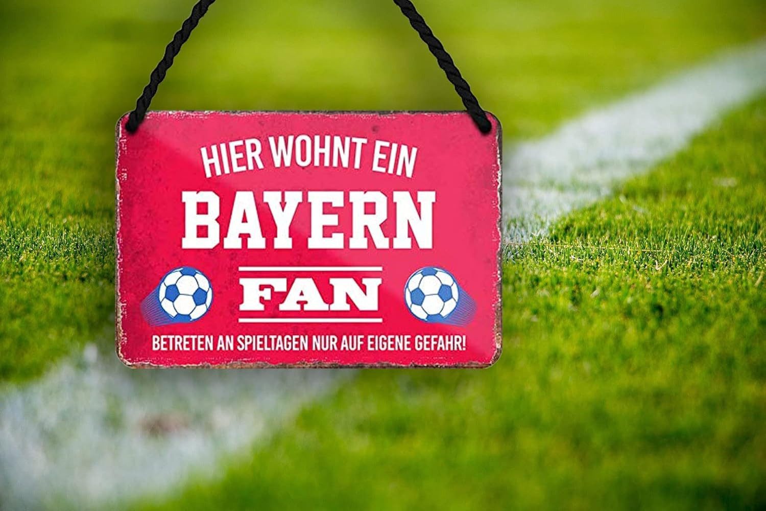 schilderkreis24 Metallschild Hier wohnt ein Bayern Fan – Bild 3 von 4