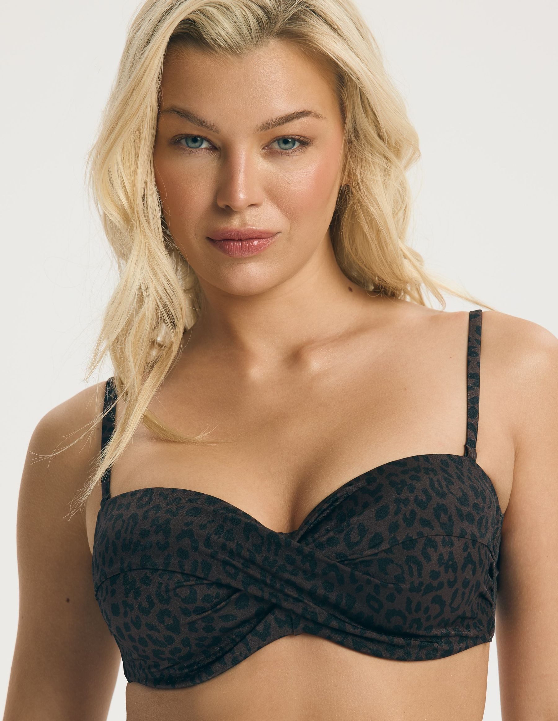 ESOTIQ Balconette-Bikini-Top Bikini Top Balconette BASE, mit Bügel, Multiway Träger, extra Halt