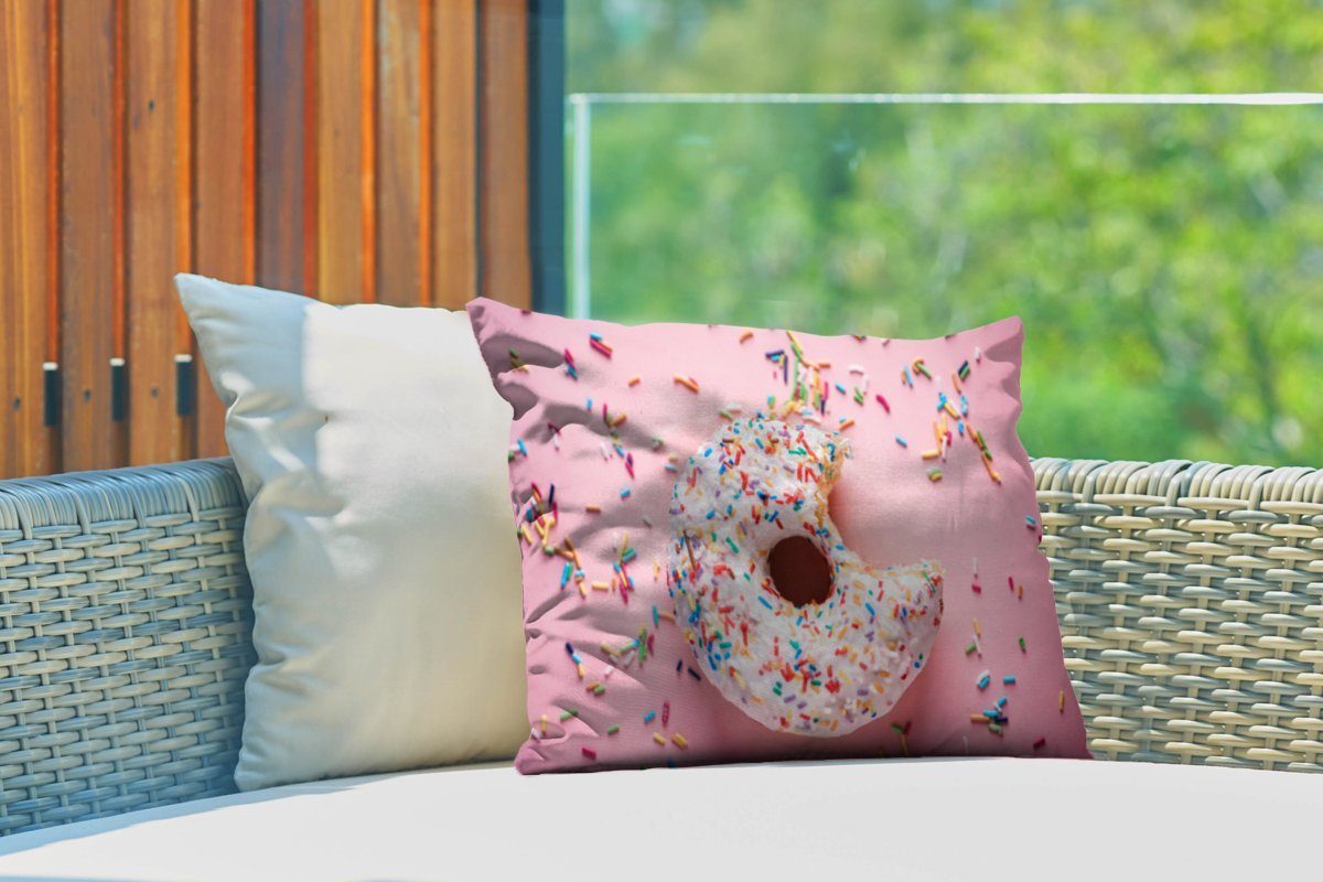 MuchoWow Dekokissen Nahaufnahme eines weißen Polyester, Donuts Outdoor-Dekorationskissen, farbigem Dekokissenbezug, mit Kissenhülle Hagel