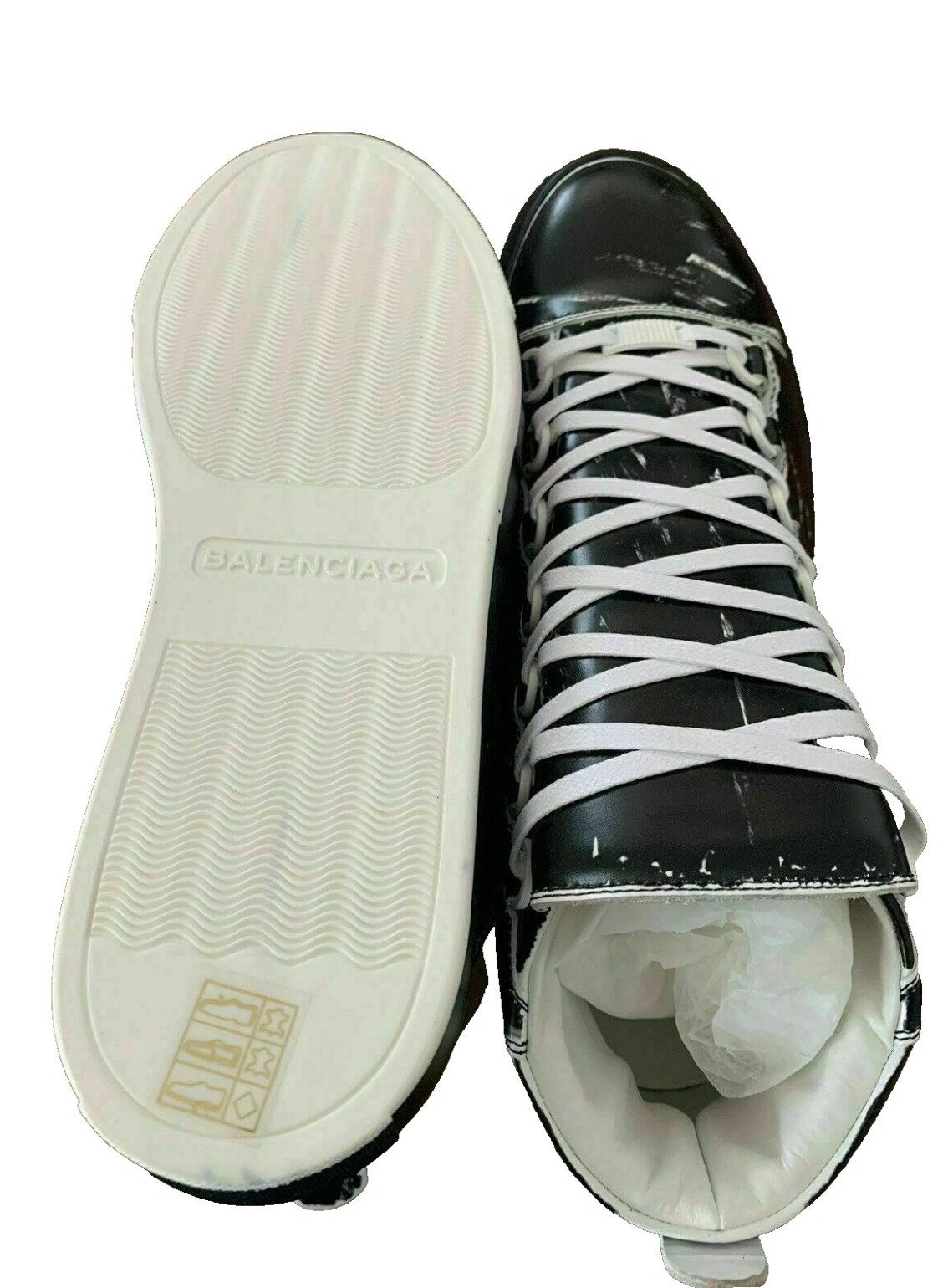 Balenciaga Arena Distressed High-Top Schuhe Deadstock Rarität von 2016 Sneaker Sammlerstück, eine modische Kampfansage, ein Blickfang.