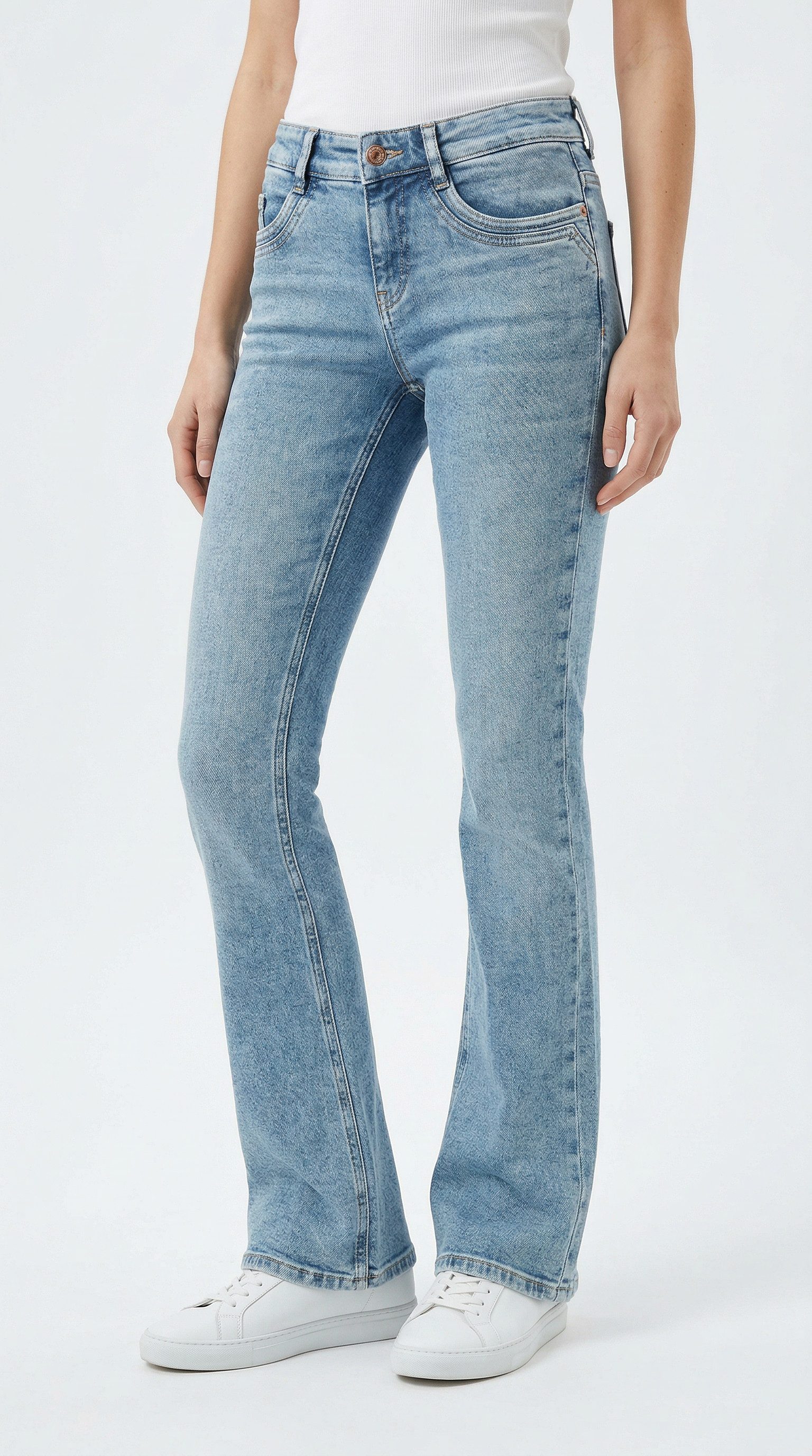 MAC Bootcut-Jeans DETROIT flared Aufwendig gearbeitete Details an den Vordertaschen