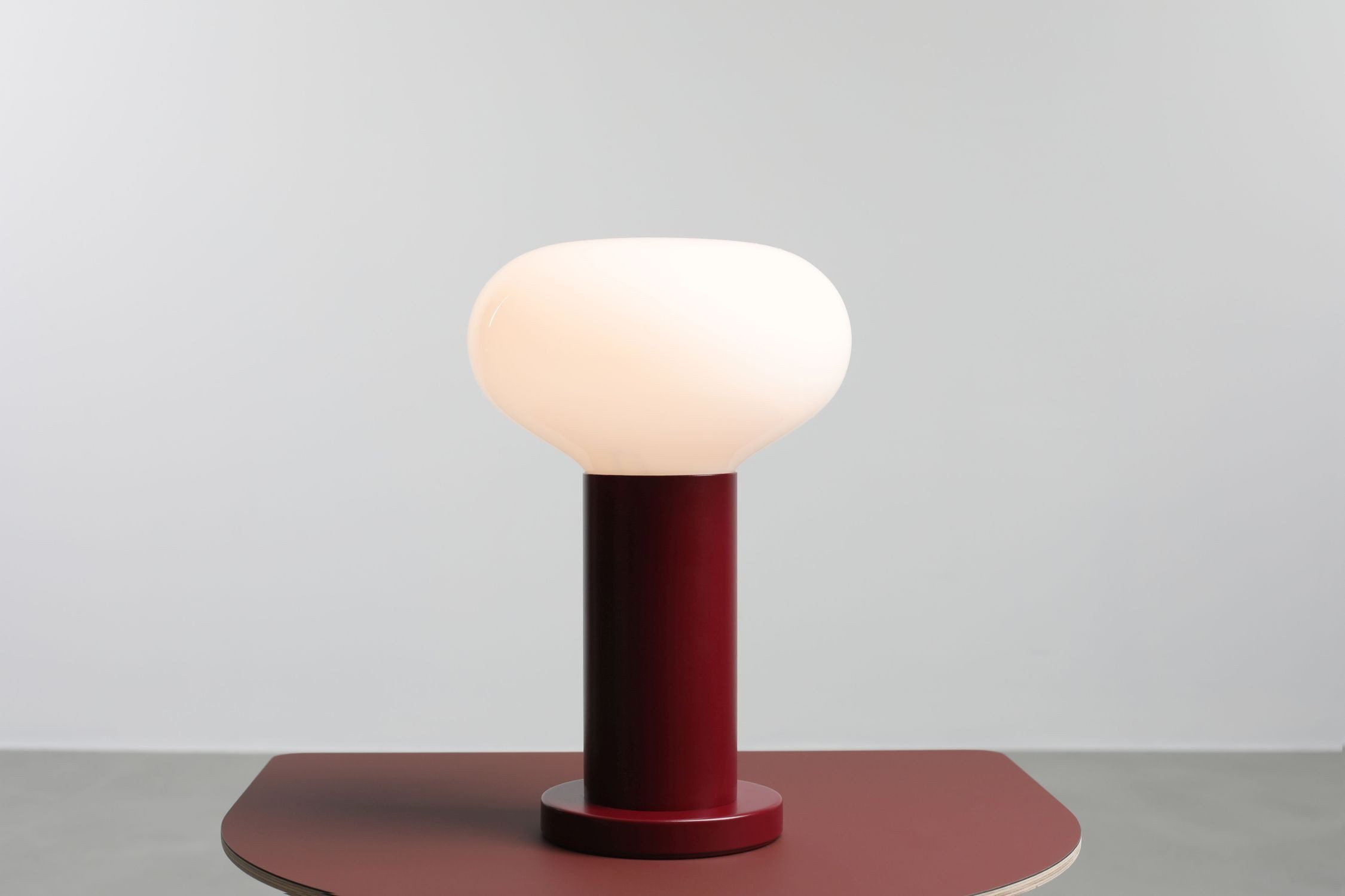 Licht-Erlebnisse Tischleuchte ERAL, Metall Glas E14 Ø 19 cm rund 29 cm hoch Rot Weiß Modern
