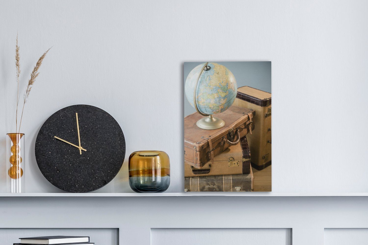 OneMillionCanvasses® Leinwandbild Koffer Zackenaufhänger, Gemälde, (1 20x30 St), - cm - Leinwandbild Vintage, Globus bespannt fertig inkl