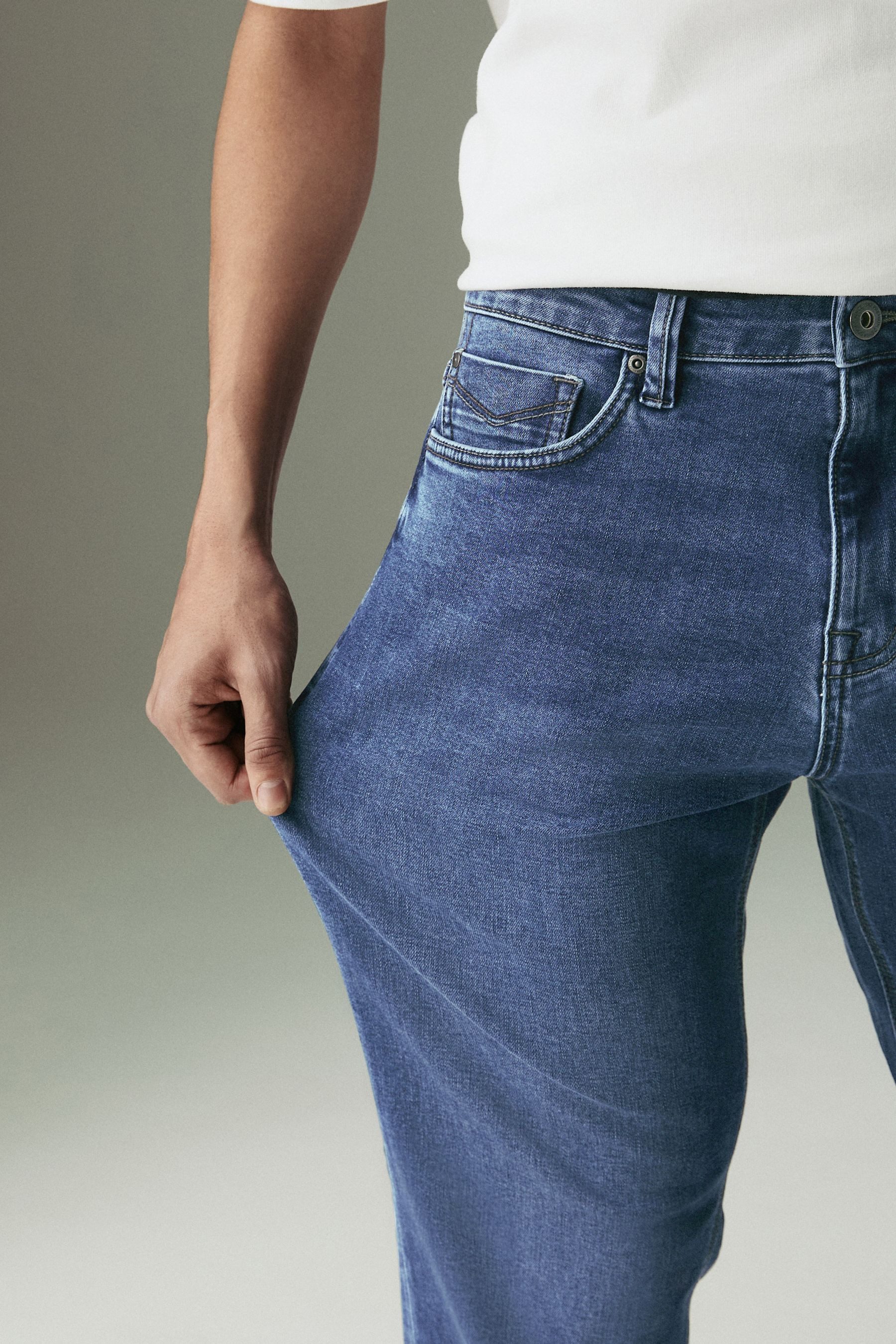 Next Straight-Jeans Straight Fit Motionflex Jeans (1-tlg)
