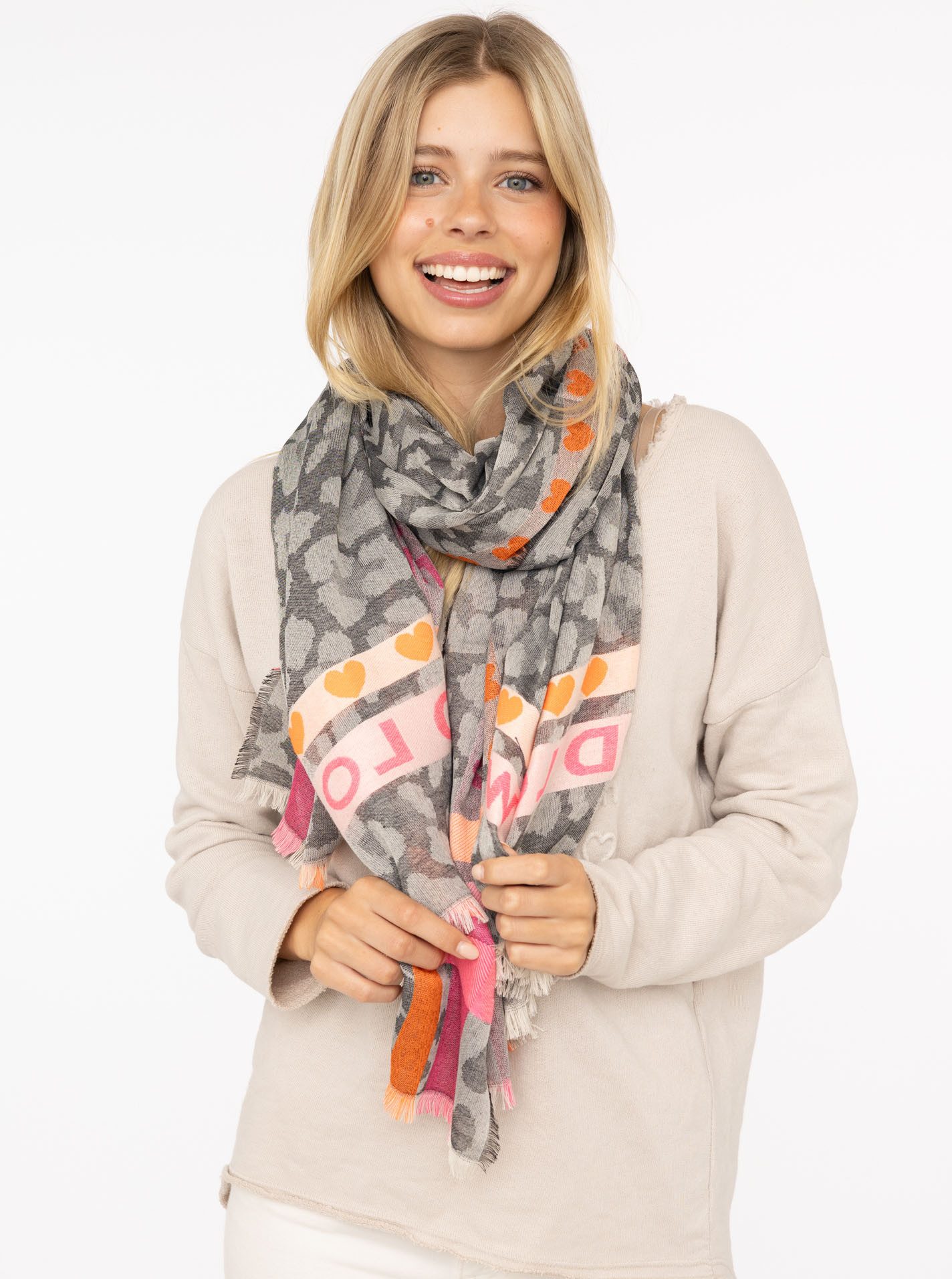 Zwillingsherz Schal "Wild Love", trendiger Schal mit Herzen und Schriftzug