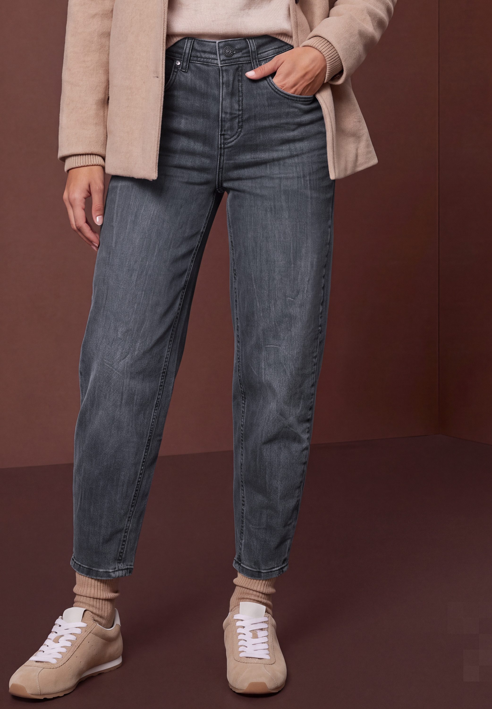 STREET ONE 5-Pocket-Jeans typische Form durch leicht gebogene Seitennaht