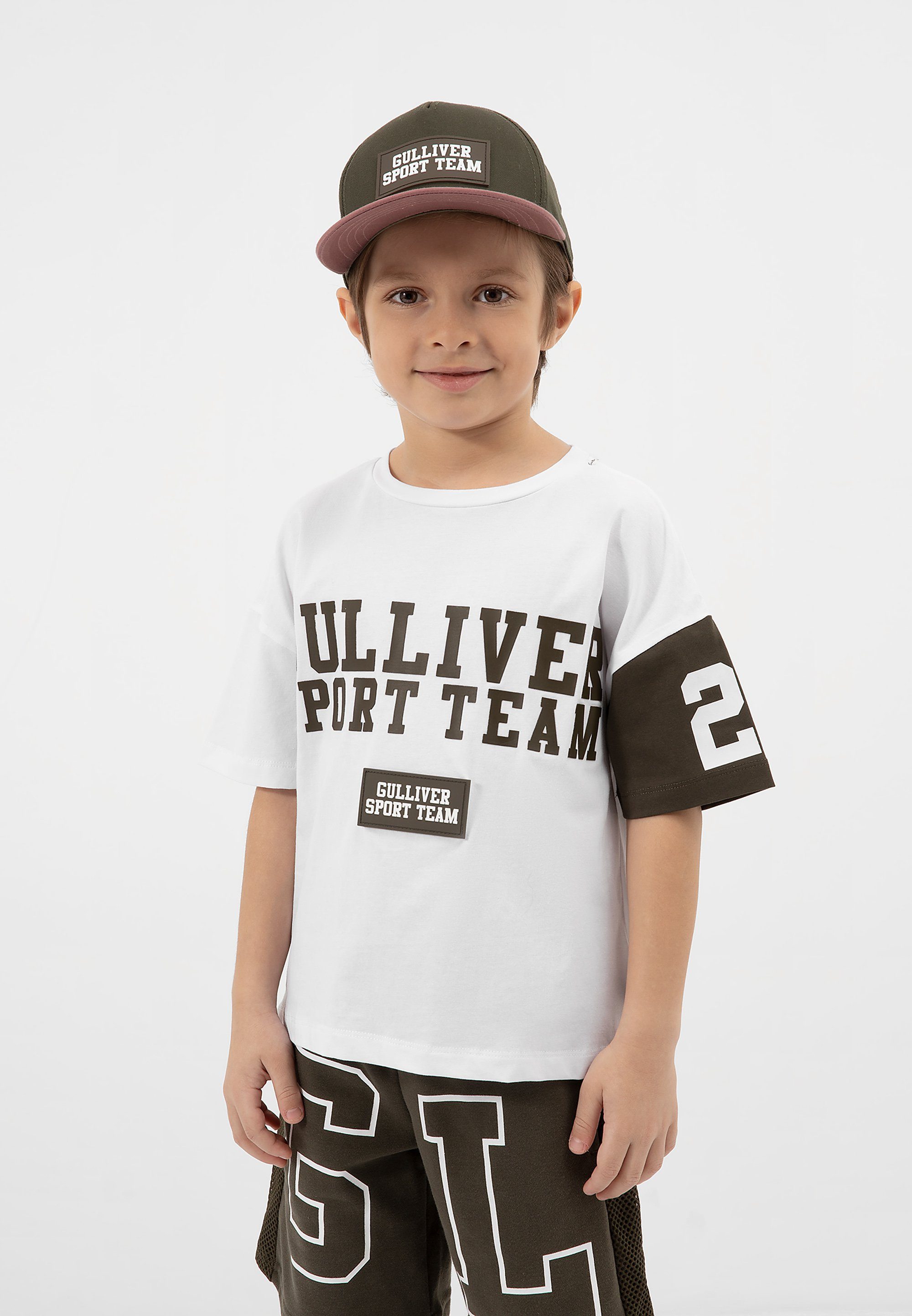 Gulliver T-Shirt mit Rundhalsausschnitt, Vielseitig kombinierbar zu  Stoffhosen, Jeans oder Shorts