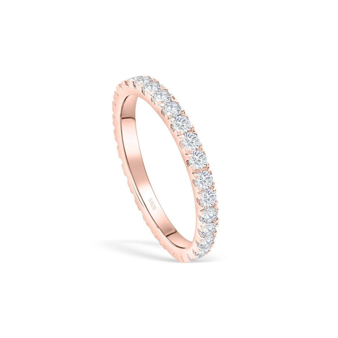 Lisandra Scott Silberring Eternity Ring Treasure 925 Sterling Silber mit Zirkonia Steinen Breit, Für starke Gefühle & stilvolle Hände – breiter Silberring mit Glanz
