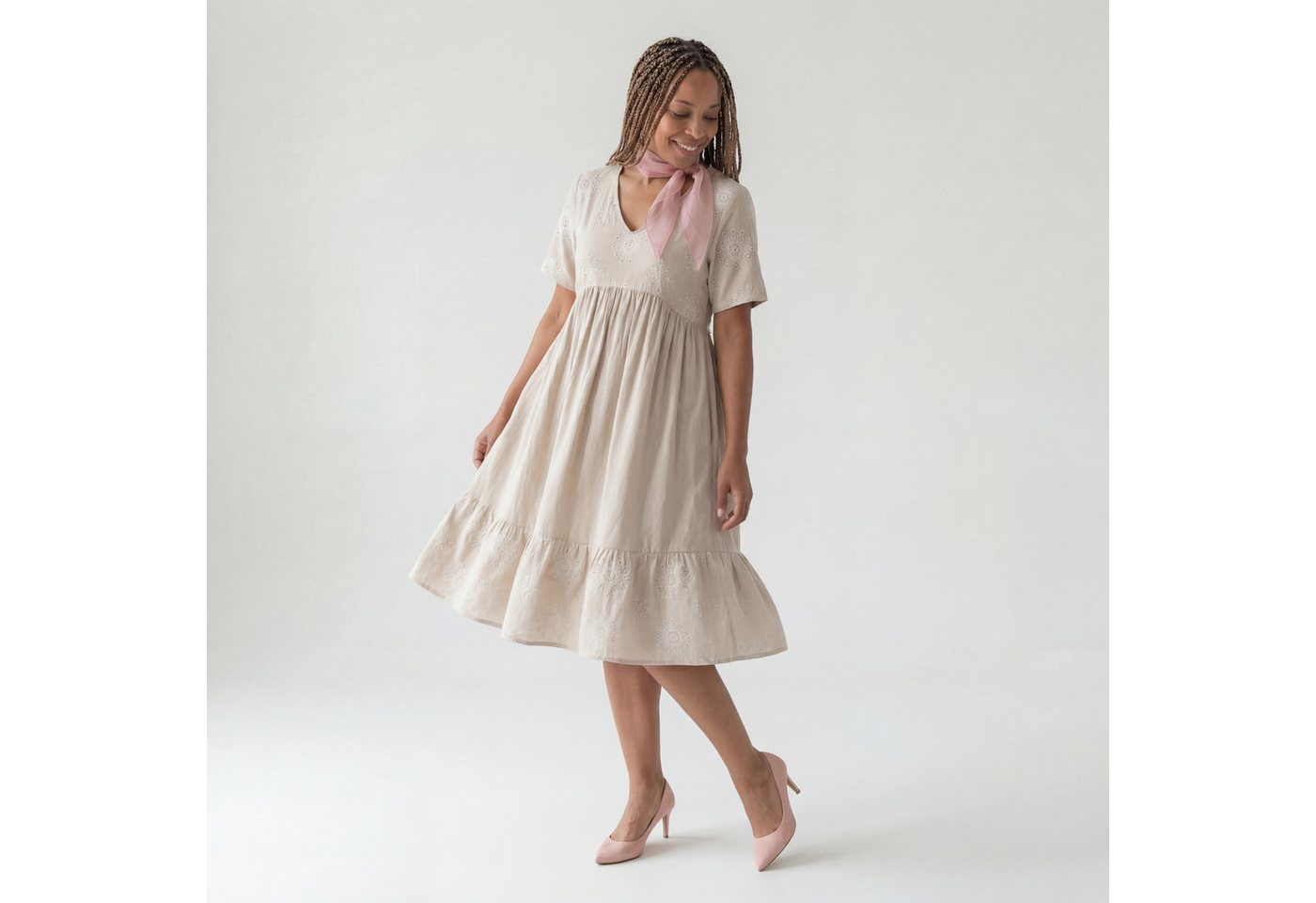 OriginalYou Sommerkleid Strandkleider Leichte Sommerkleider Damen Midi Kleider Boho Stil erhältlich in Größe 40/44, mit V-Ausschnitt, mit Boho Stickerei