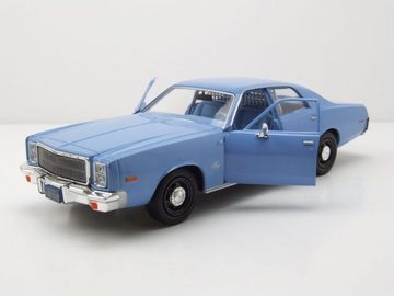 GREENLIGHT collectibles Modellauto Plymouth Fury 1977 blau Christine Detective Junkins Modellauto 1:24, Maßstab 1:24