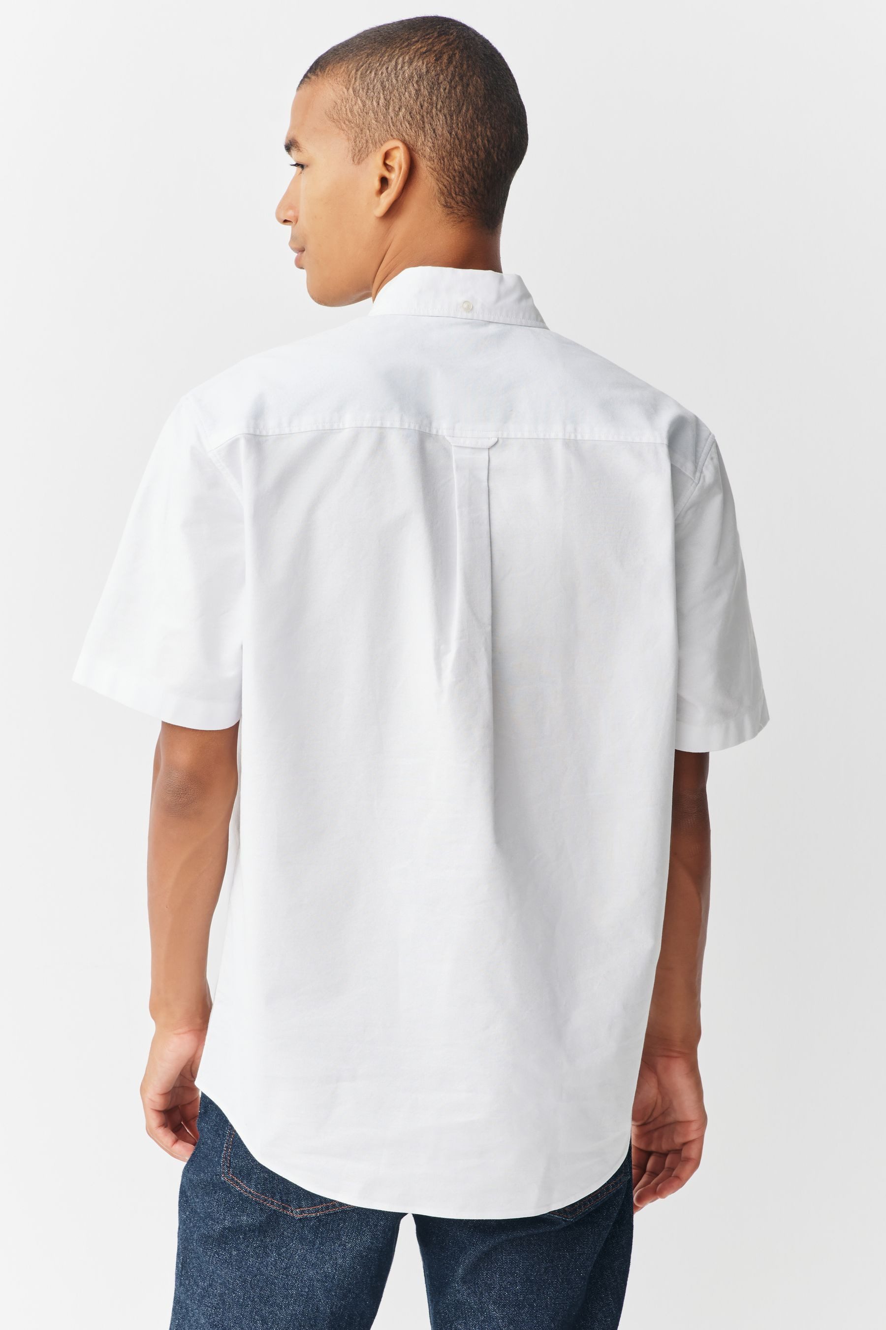 Next Kurzarmhemd Kurzärmeliges Regular Fit Oxford-Hemd (1-tlg)