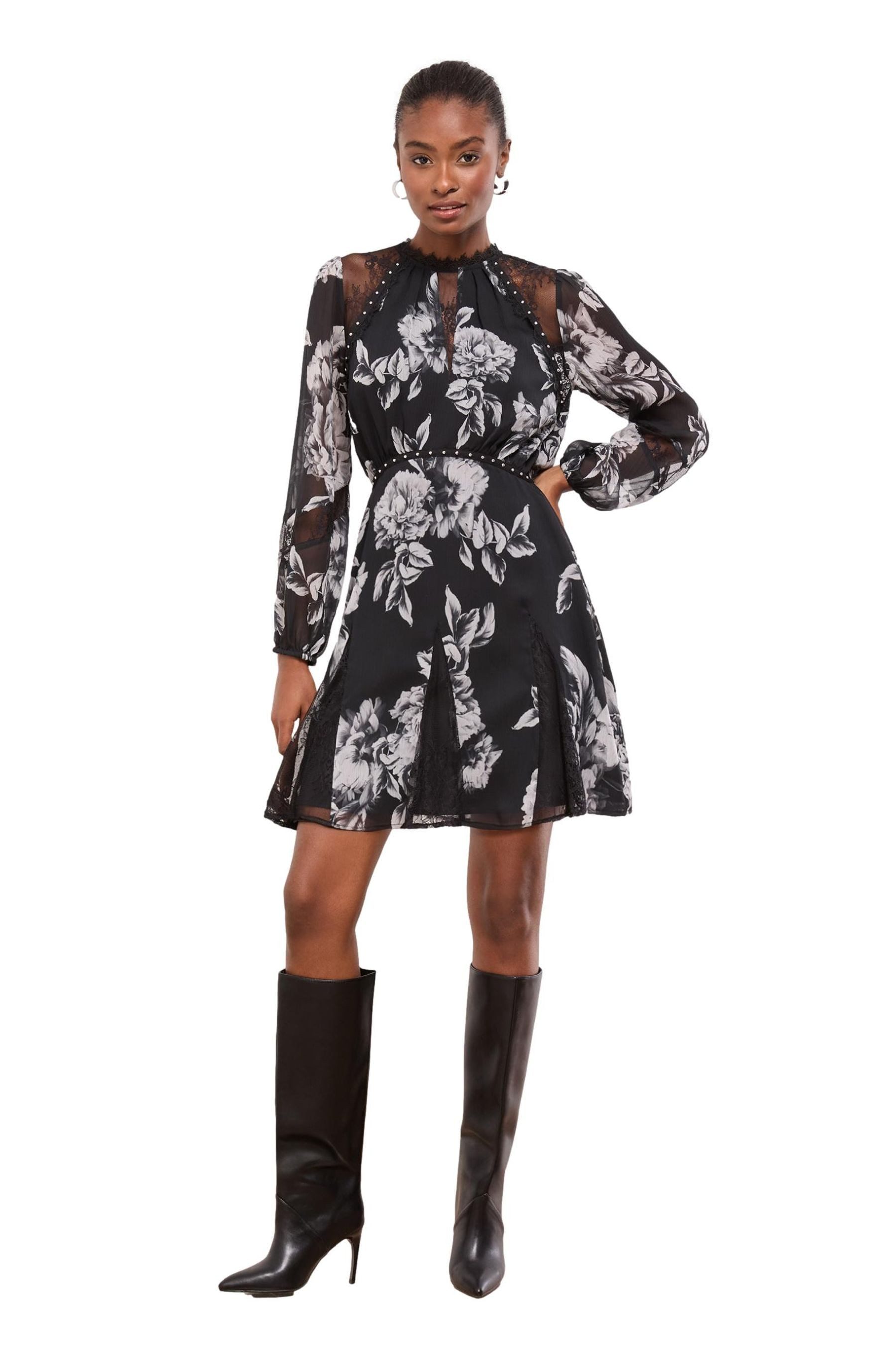 LIPSY Minikleid Lipsy tailliertes Langarm-Minikleid, Petite (1-tlg)