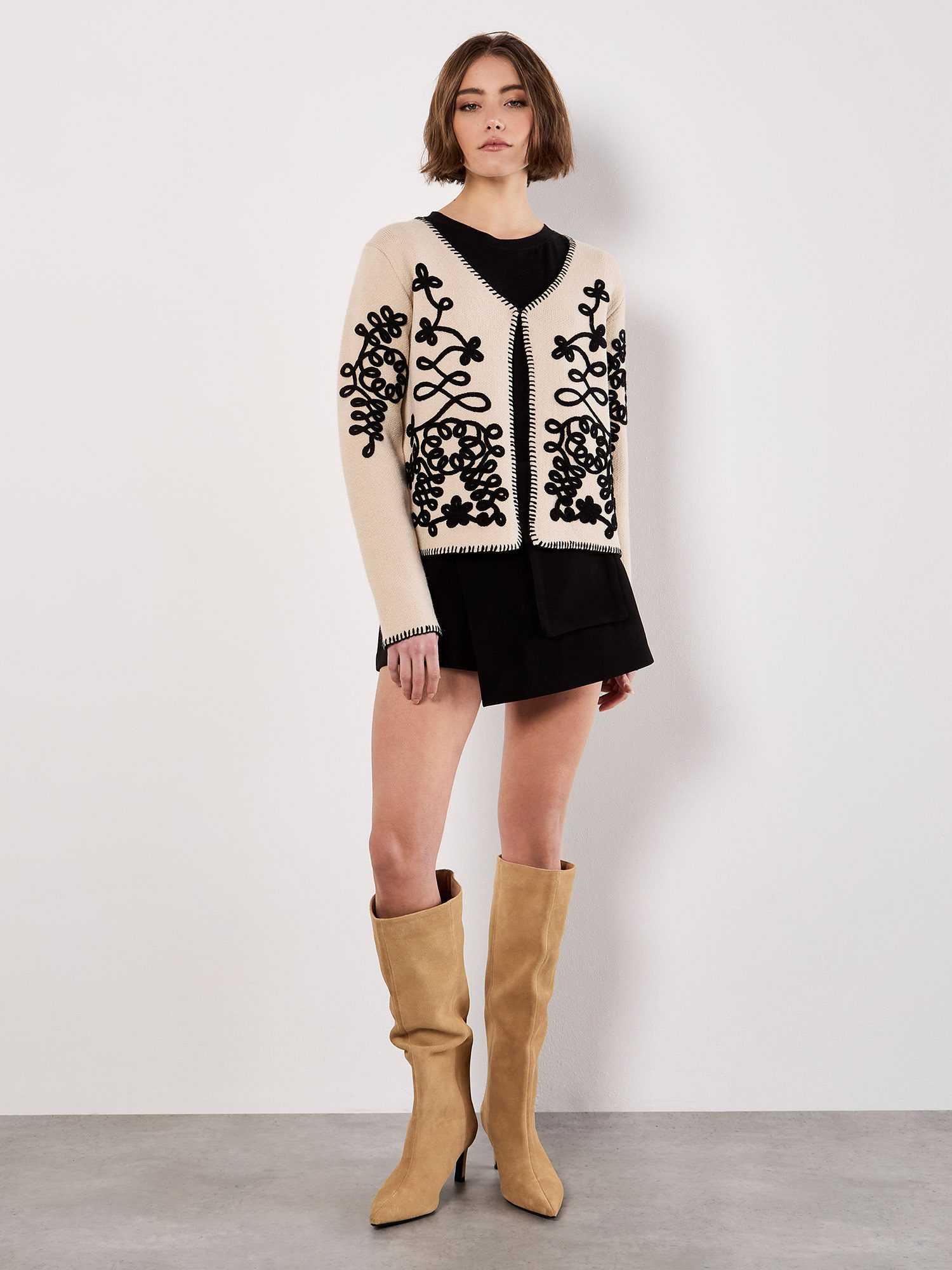 Apricot Cardigan Kurz-Cardigan mit Wirbelstickerei günstig online kaufen