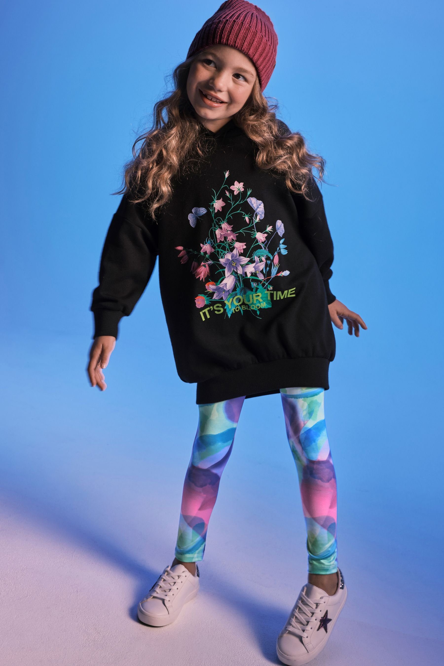 Next Sweatanzug (2-tlg) im Floral und Black Set Sport-Leggings Kapuzensweatshirt