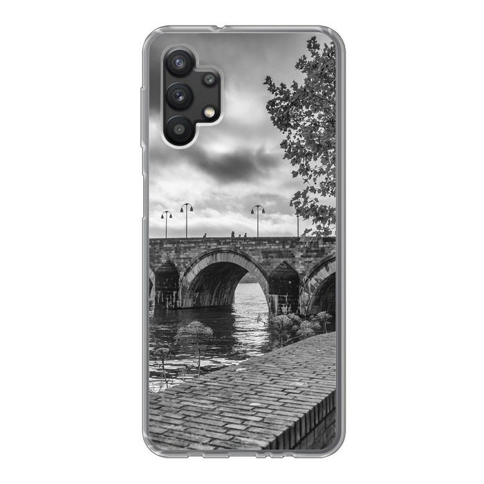 MuchoWow Handyhülle Brücke - Maastricht - Schwarz - Weiß Handyhülle Samsung Galaxy A32 5G Smartphone-Bumper Print Handy