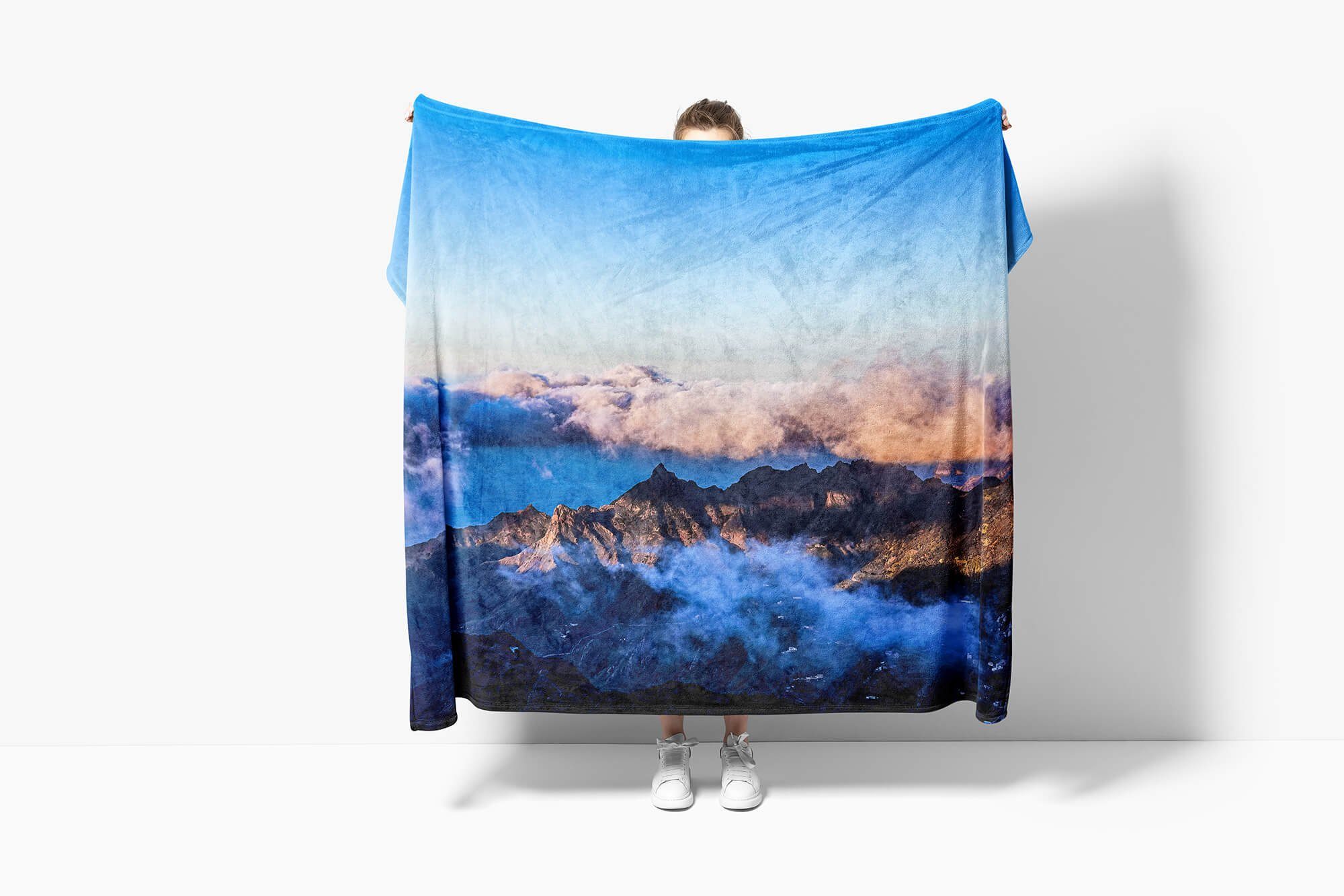 Sinus Bergkette, mit Handtücher Kuscheldecke Handtuch Handtuch Wolken Saunatuch (1-St), Baumwolle-Polyester-Mix Strandhandtuch Art Berge Fotomotiv