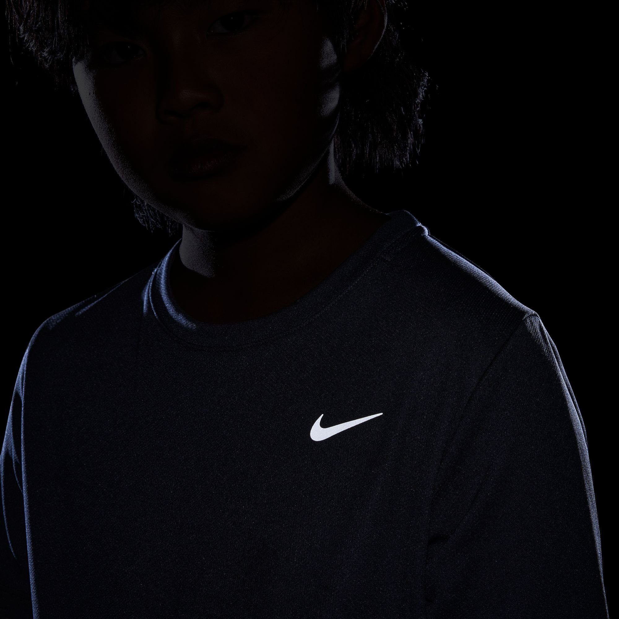 SHORT-SLEEVE BLACK/REFLECTIVE SILV KIDS' TOP TRAINING DRI-FIT Trainingsshirt (BOYS) MILER BIG Nike