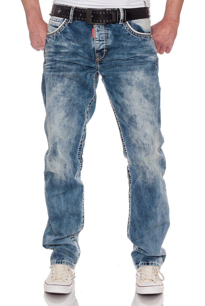 Cipo & Baxx Straight-Jeans Regular Fit mit Kontrastnähten