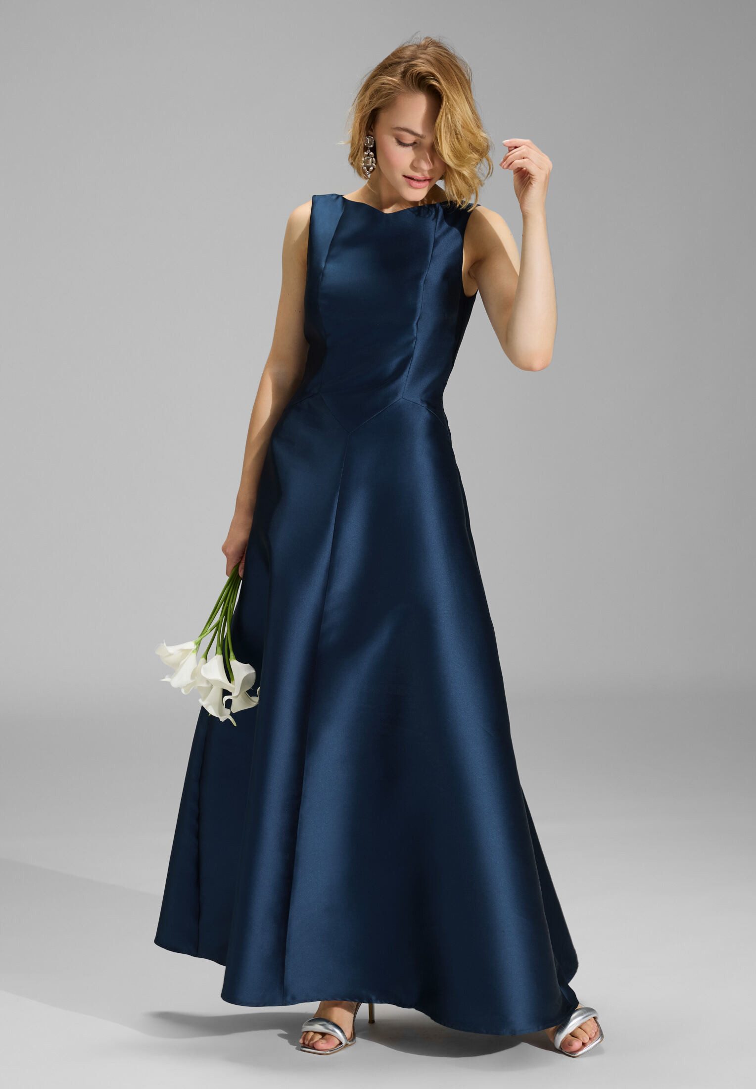 SWING Abendkleid - Robenartiges Abendkleid mit Eingrifftaschen Figurbetonte Passform in A-Linie – Bild 5 von 5