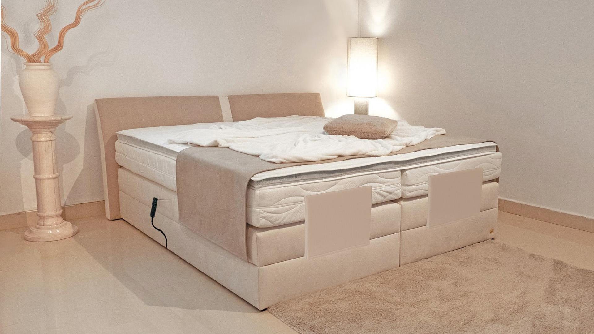 PAARA Boxspringbett Dallas elektrische verstellung Dachschräge Farbwahl, inkl. Matratze und Topper, mit einzigartigem Belüftungssystem