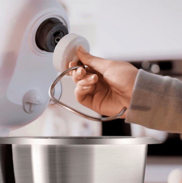 BOSCH Küchenmaschine Serie 2 MUMS2EW00, Edelstahlschüssel, weiß, 700 W, 3,8 l Schüssel, Planetenrührwerk, Knethaken/Schlag-/Rührbesen Edelstahl, 4 Stufen – Bild 3 von 5