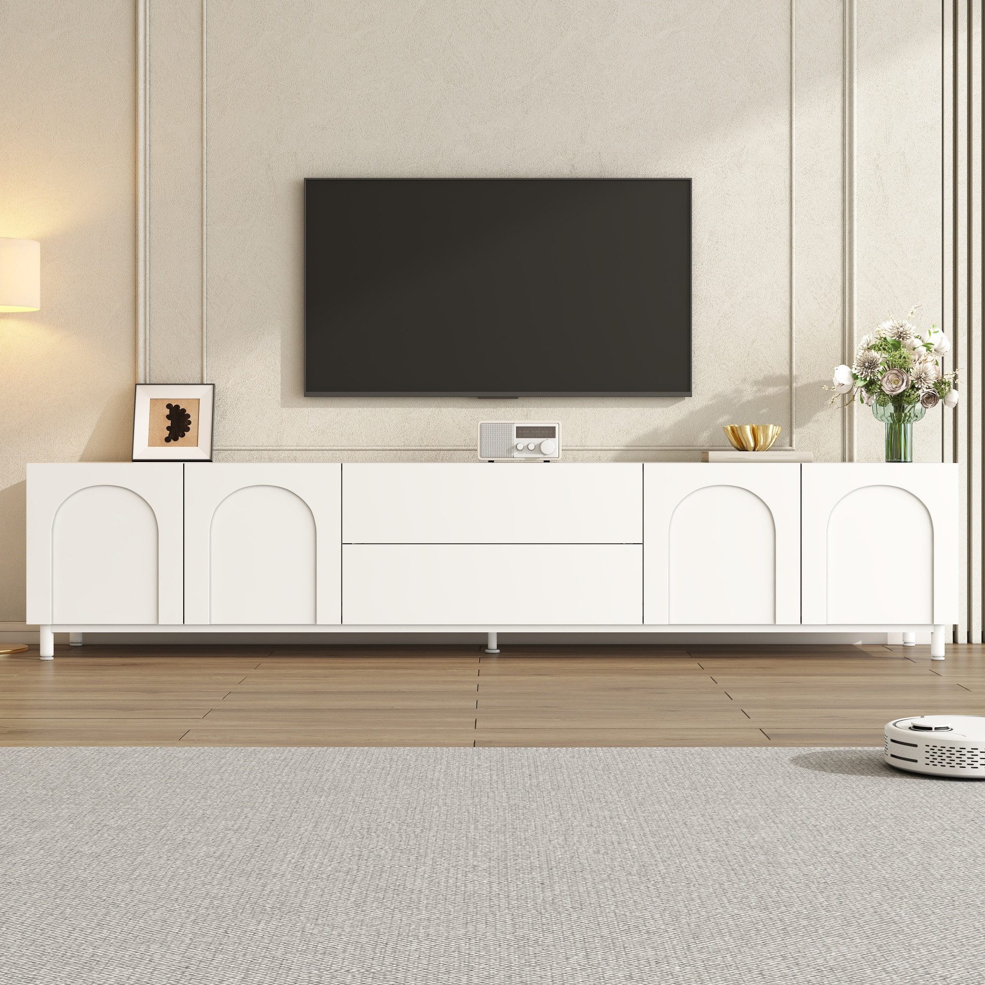 HAUSS SPOLE TV-Schrank Fernsehschrank mit Schubladen und Stahlrohr-Füße,Lowboard in Weiß (Wohnzimmer-TV-Möbel mit Türen und Kabeldurchführungen für Wohnzimmer unterschiedlicher Wohnungsgrößen) Medienkonsole mit 4 Schwenktüren und Stahlrohr-Füße
