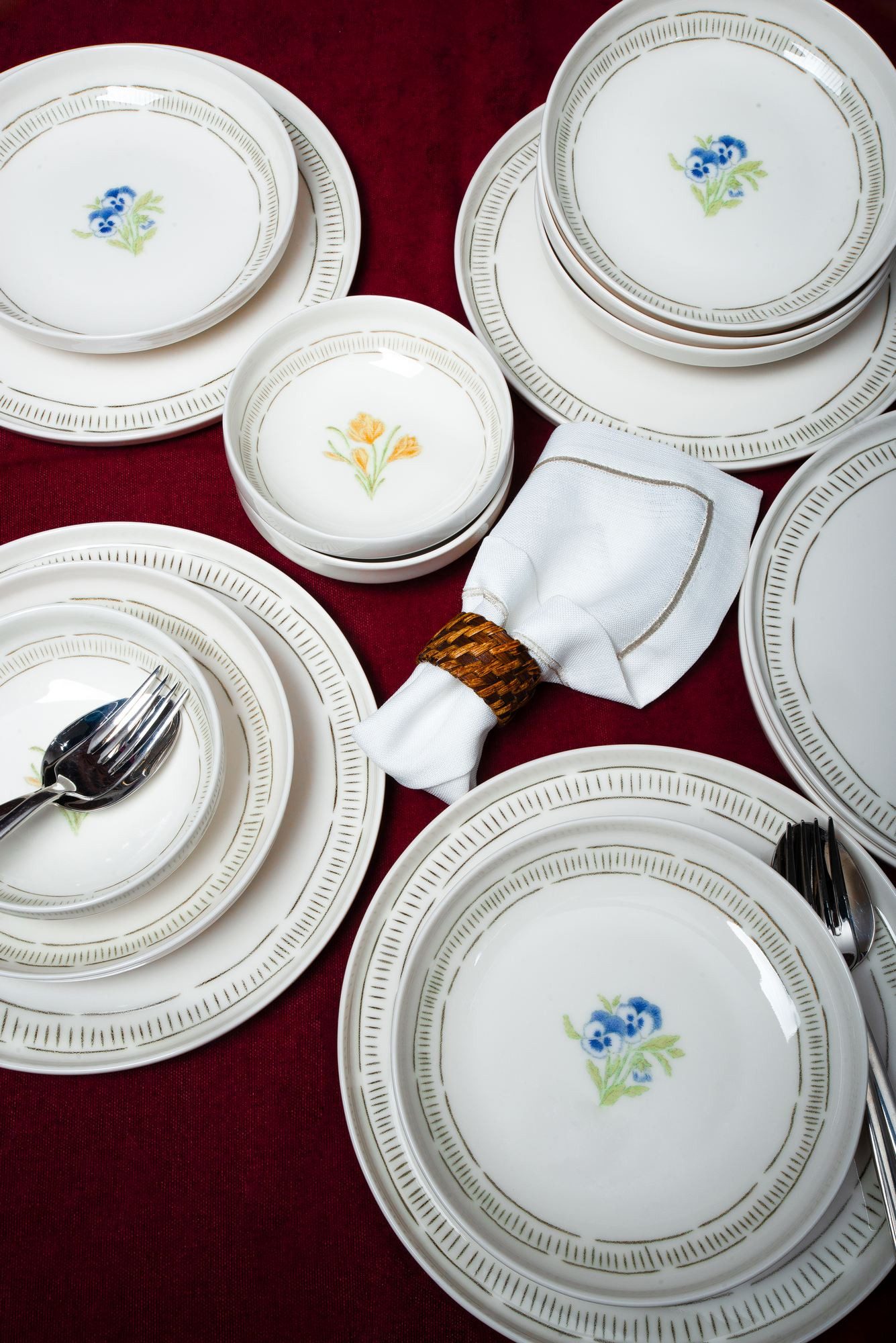 Hermia Concept Geschirr-Set Mimoza (18-tlg), 6 Personen, Porzellan, 18 Teile, für 6 Personen
