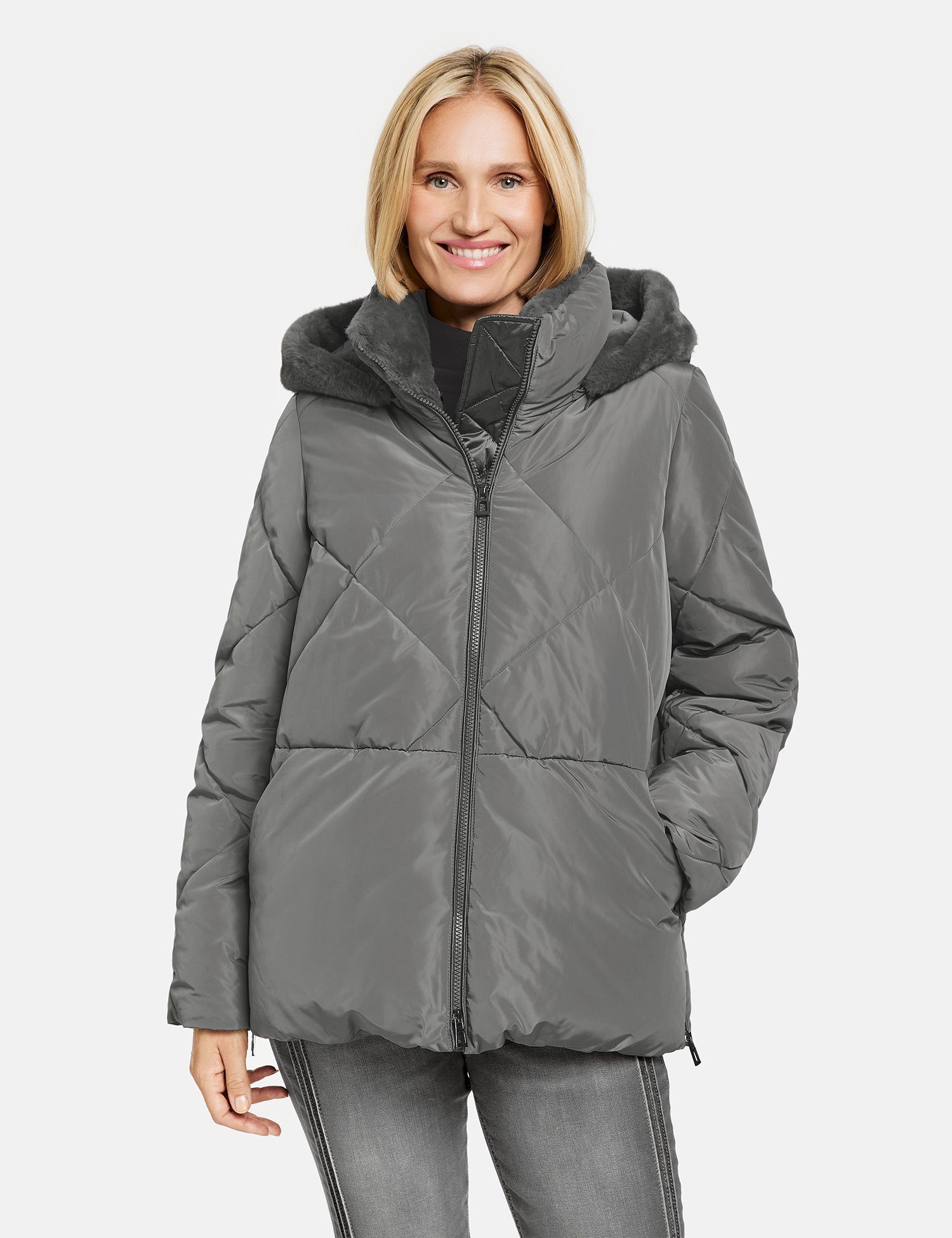 GERRY WEBER Winterjacke Outdoorjacke mit Fake-Fur-Details und  2-Wege-Reißverschluss