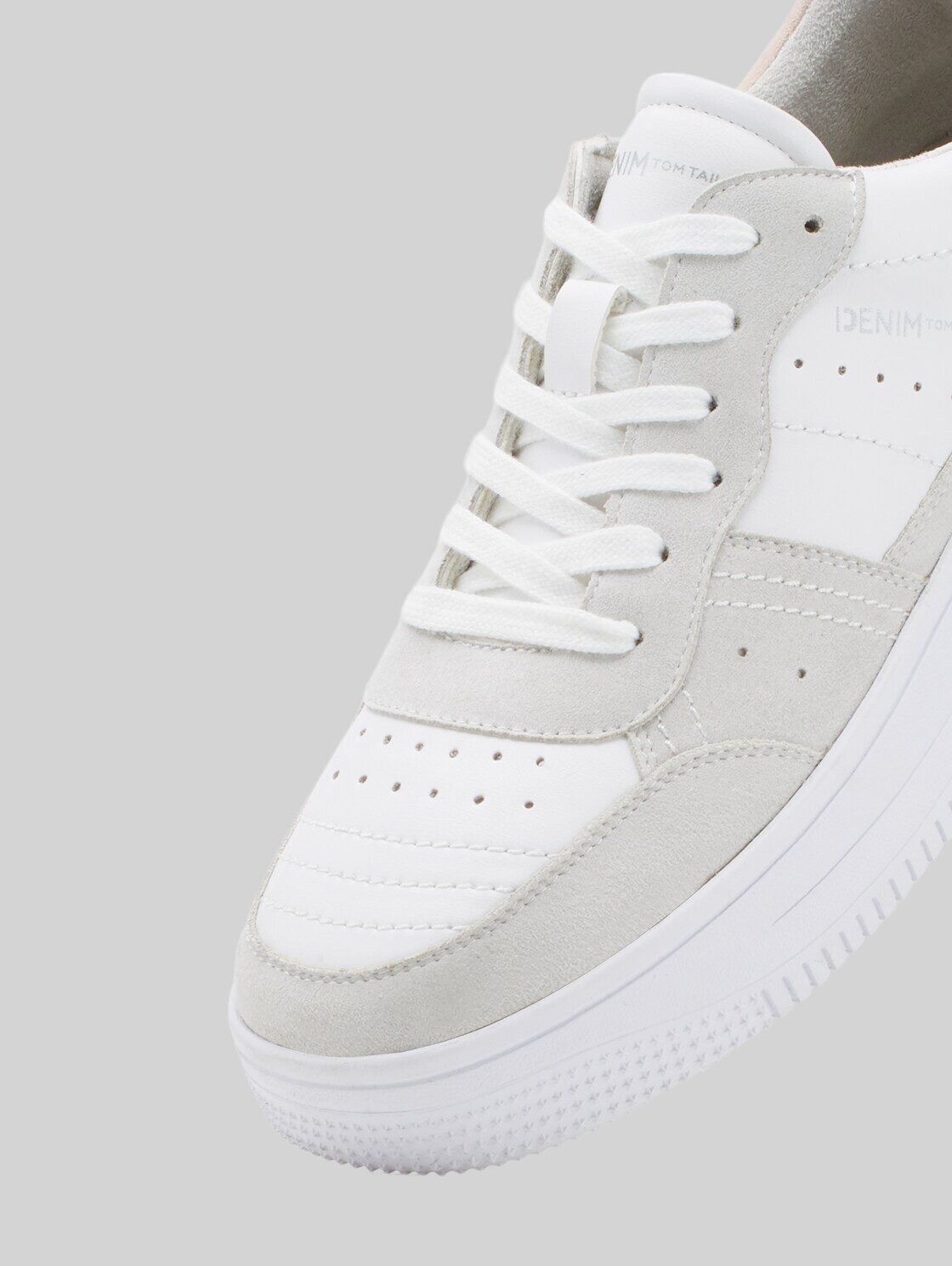 TOM TAILOR Denim Shoes Licence Sneaker (1-tlg) Sneaker mit erhöhter Sohle