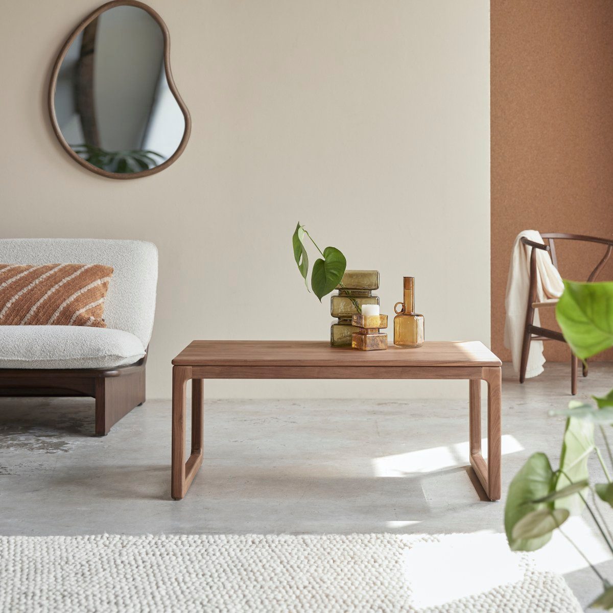 Tikamoon Couchtisch Couchtisch Arto aus massivem Nussbaumholz 100 x 56 cm