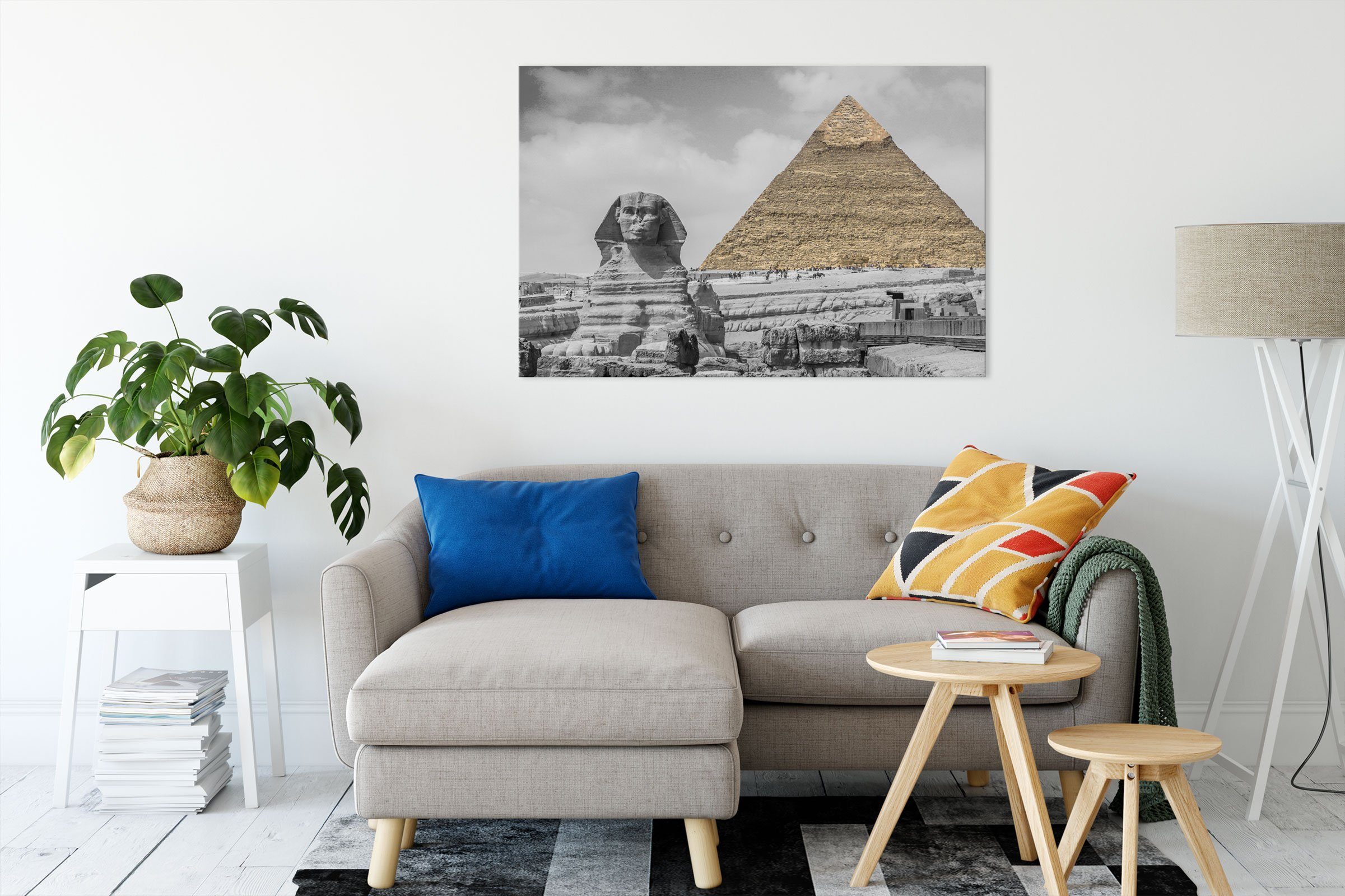 (1 Sphinx bespannt, Zackenaufhänger Pyramide vor inkl. Sphinx Leinwandbild Leinwandbild fertig vor Pyramide, Pixxprint St),