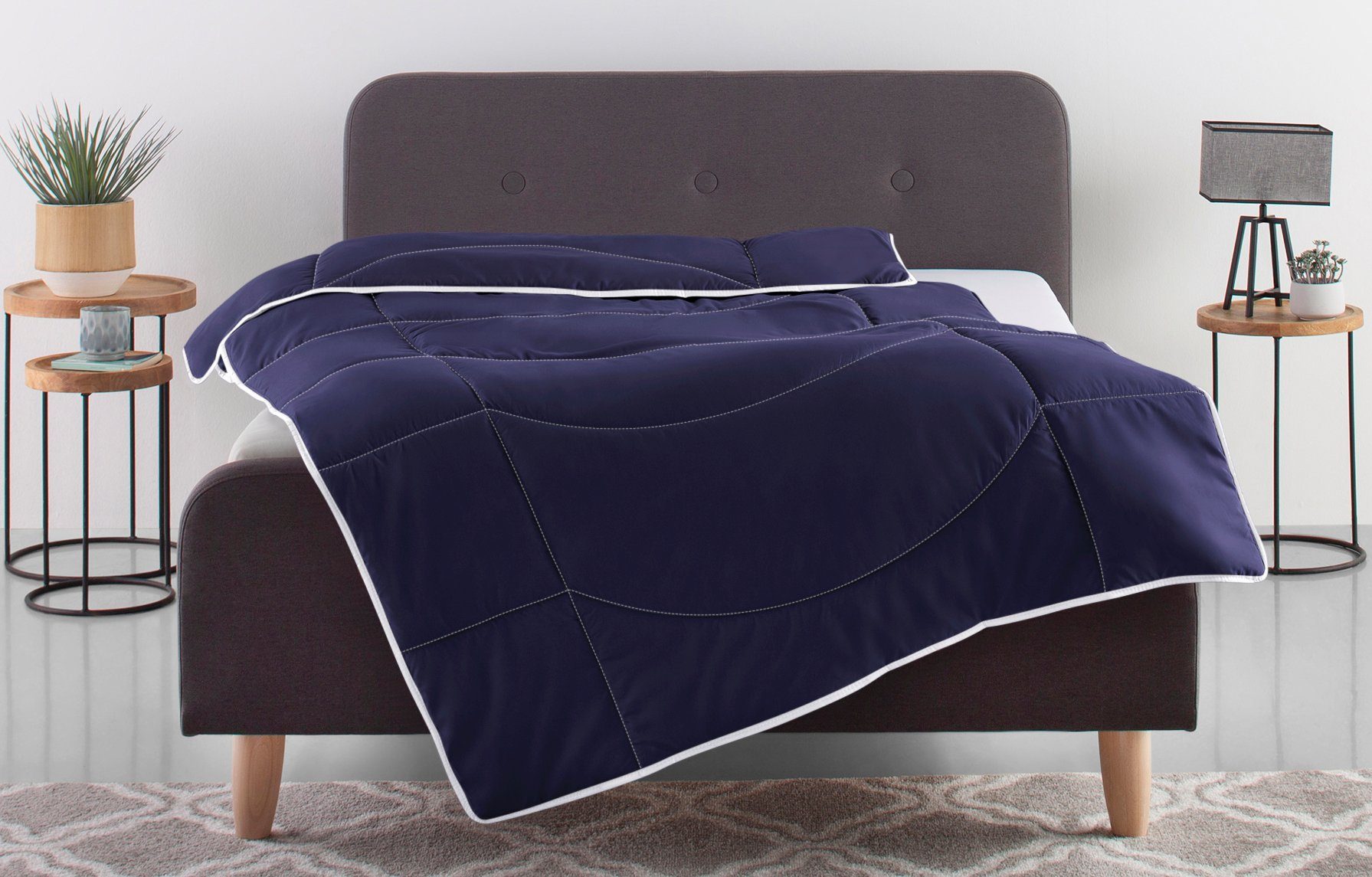 OTTO home Microfaserbettdecke Microlux, Bettdecke 135x200 cm und Übergrößen bis 240x220cm, Füllung: Feuchtigkeitsregulierende 3D Klimafaser (Polyester), Bezug: Microfaser-Feinbatist, fest versteppter Bezug - keine Bettwäsche nötig, Sommer, Winter