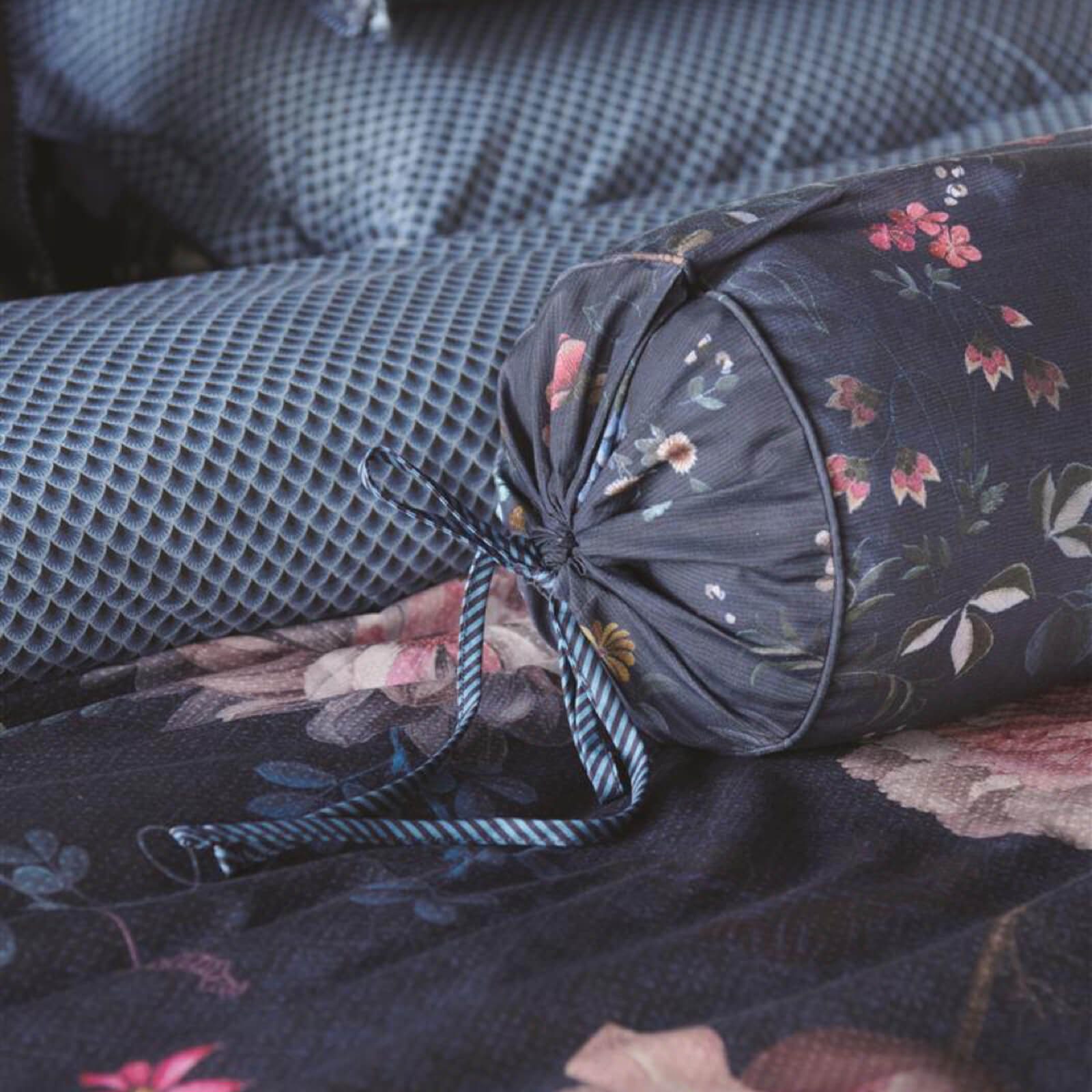 PiP Studio Dekokissen Nackenrolle Tokyo Bouquet günstig online kaufen