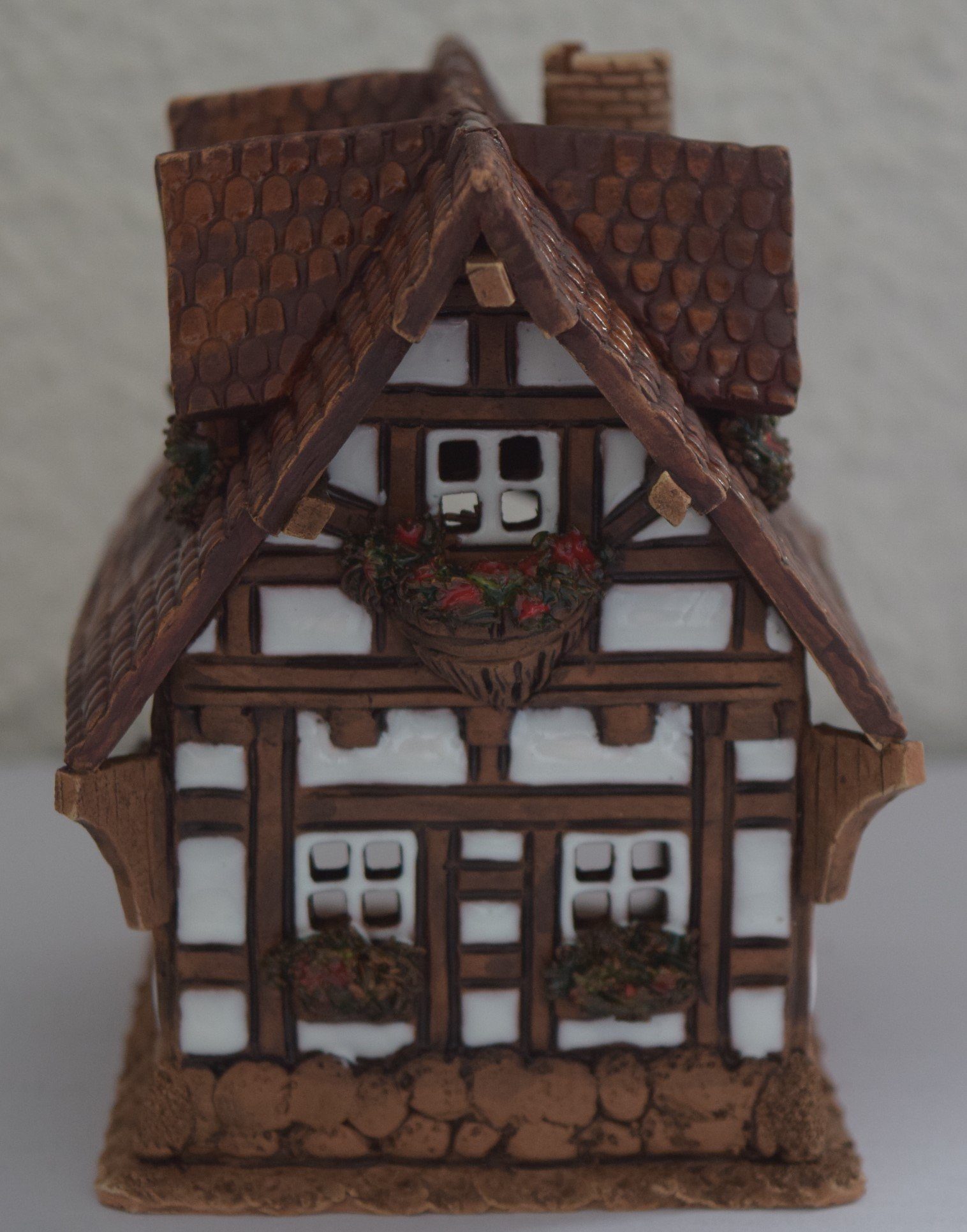 Dekohelden24 Räucherhaus Keramik- Lichthaus - Fachwerkhaus - HandArt, (1 St) Haus F