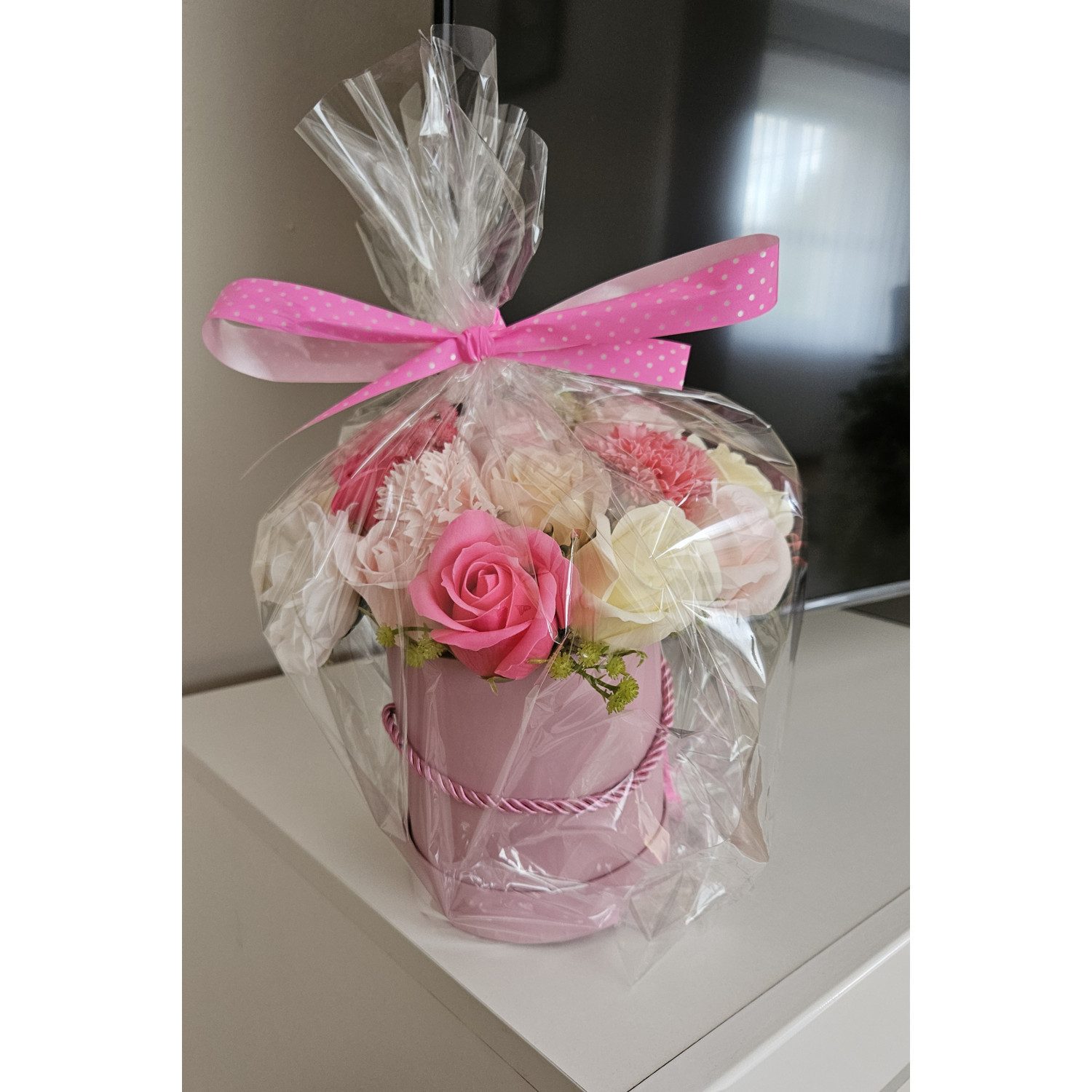 Kunstblumenstrauß Flowerbox mit Seifenblumen, damich, Höhe 22 cm, Blumenkasten - Geschenk Seife Rosen