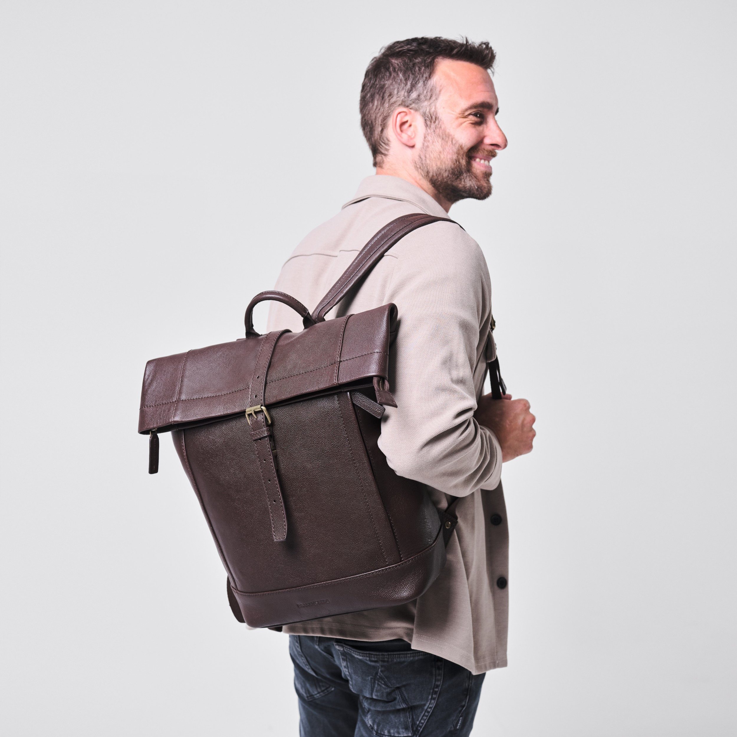DRAKENSBERG Tagesrucksack Roll-Top »Gino« Schoko-Braun, Herren, Damen, aus Rindsleder, elegant, luxuriös, mit 16" Laptopfach