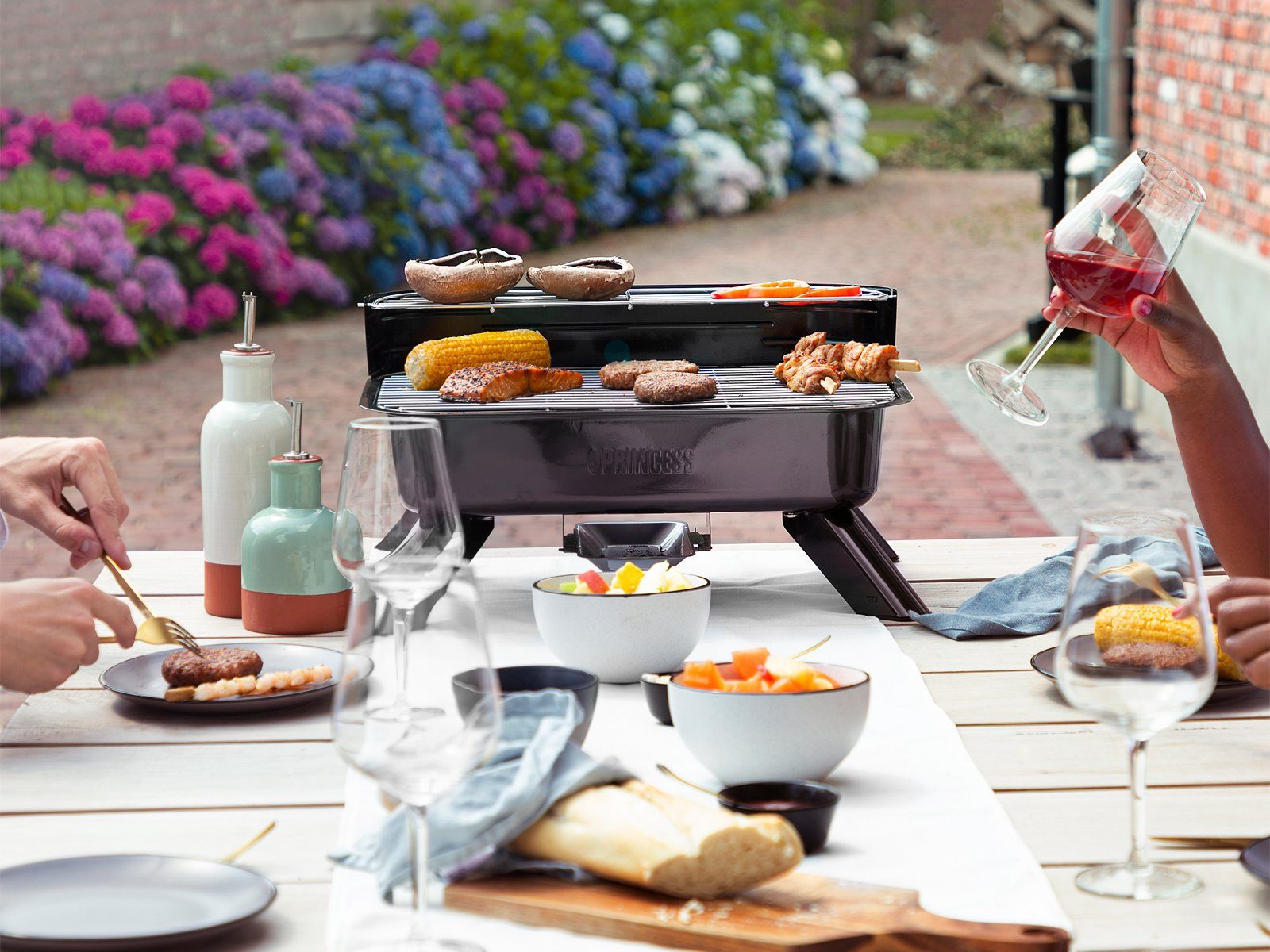 PRINCESS Tischgrill, 2000 W, Hybrid Holzgriller & Elektrogrill Barbecue Camper Grill-Geräte & Zange