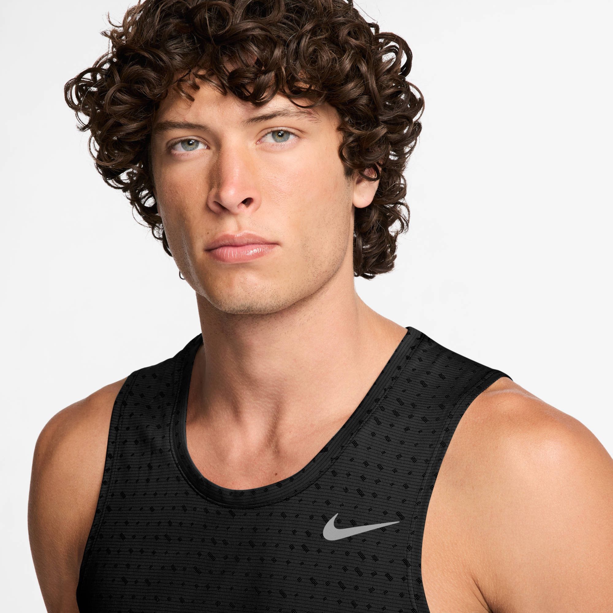 Nike Laufshirt M NK DF BREATHE MILER TANK für das Laufen entwickelt, mit Dri-FIT-Technologie, ärmelloses Design